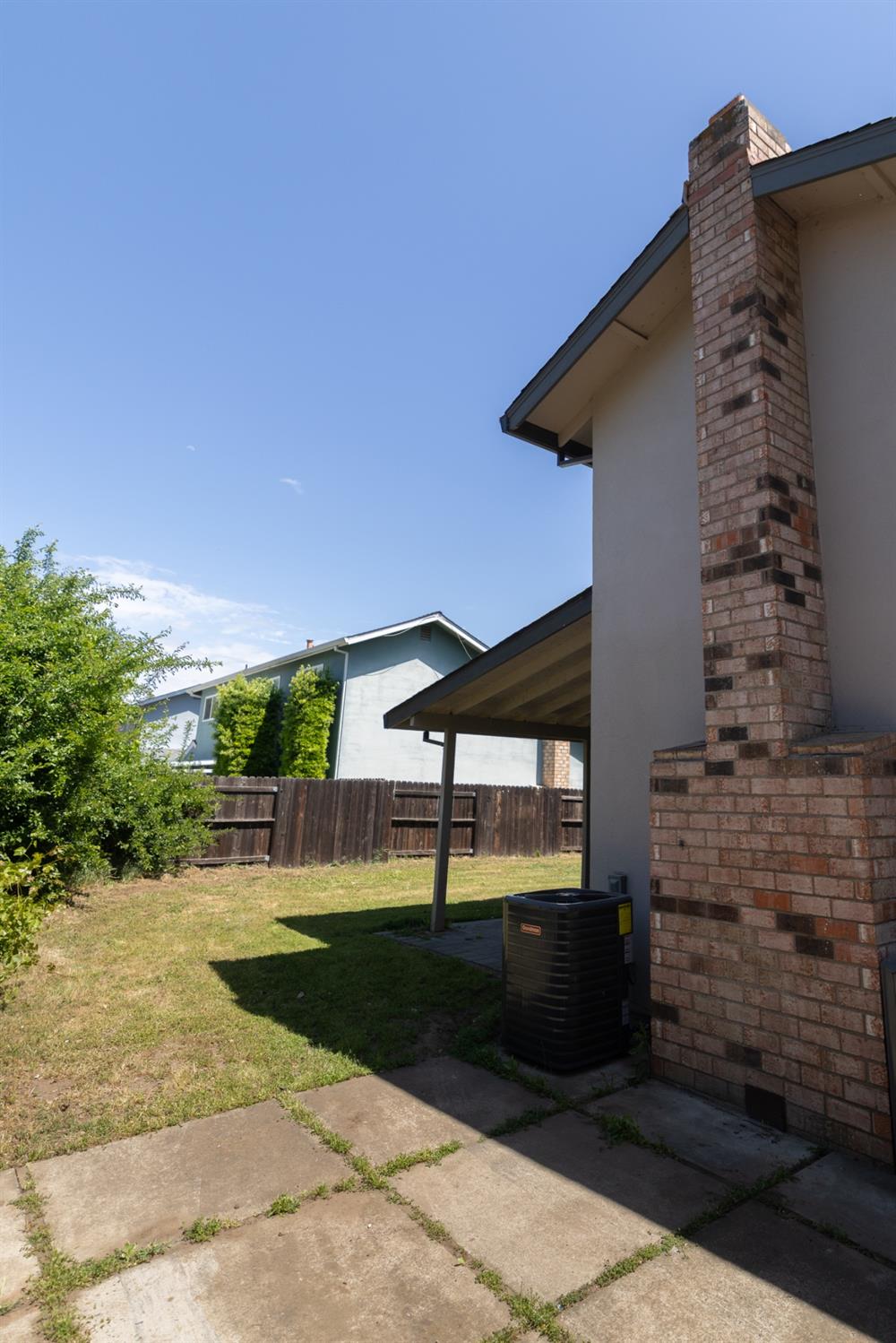 Detail Gallery Image 6 of 19 For 2200 El Cejo Cir, Rancho Cordova,  CA 95670 - 5 Beds | 2/1 Baths