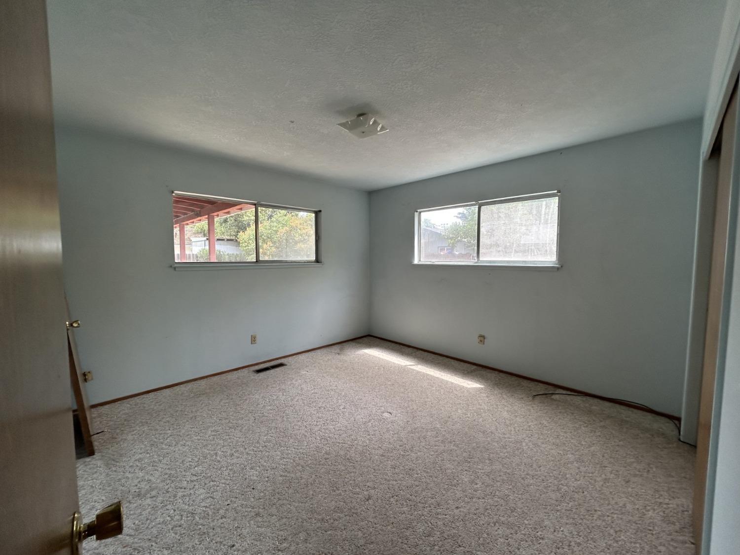 Detail Gallery Image 10 of 18 For 1008 Wellington Dr, Modesto,  CA 95350 - 4 Beds | 2/1 Baths