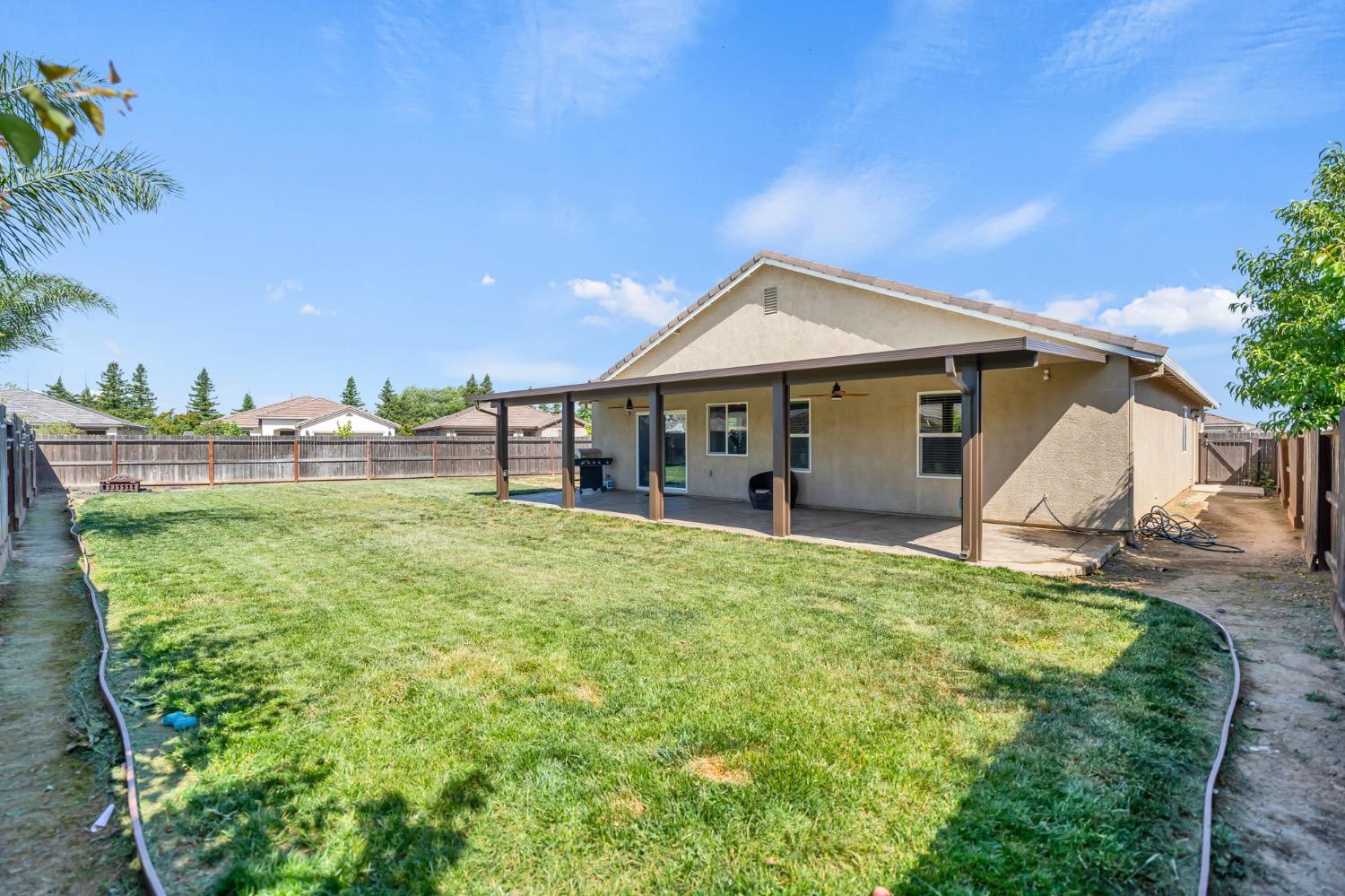 Detail Gallery Image 31 of 42 For 1096 Sierra Bluff St, Plumas Lake,  CA 95961 - 3 Beds | 2 Baths