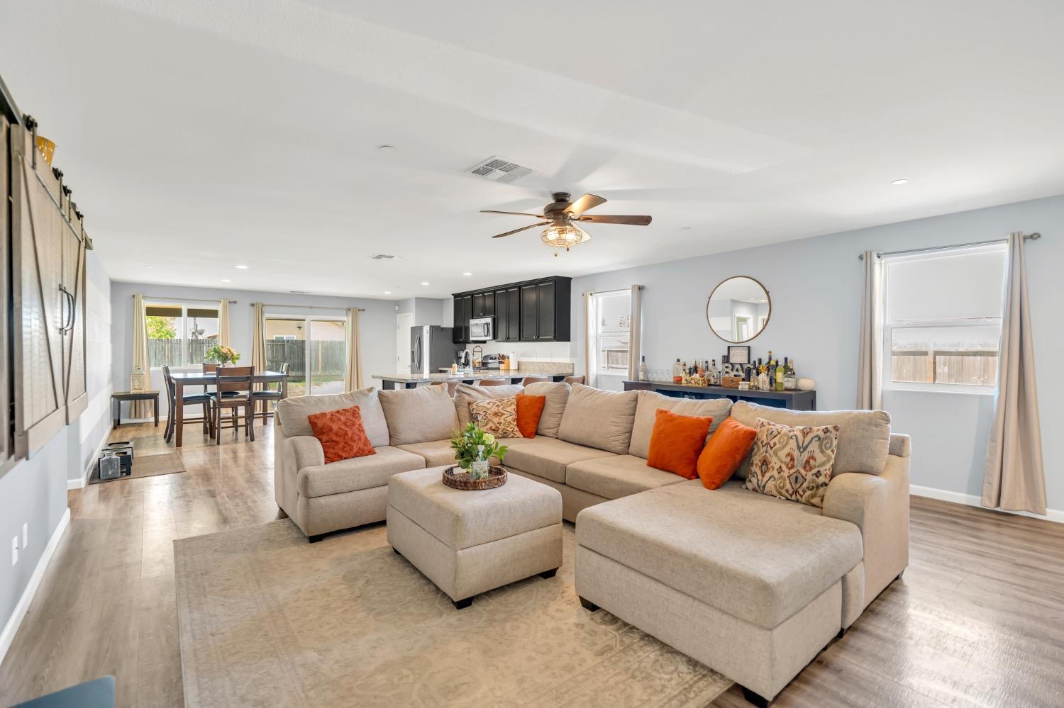 Detail Gallery Image 8 of 42 For 1096 Sierra Bluff St, Plumas Lake,  CA 95961 - 3 Beds | 2 Baths