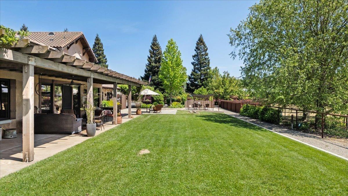 Detail Gallery Image 42 of 95 For 18879 Hidden Lakes Ln, Acampo,  CA 95220 - 3 Beds | 3/2 Baths