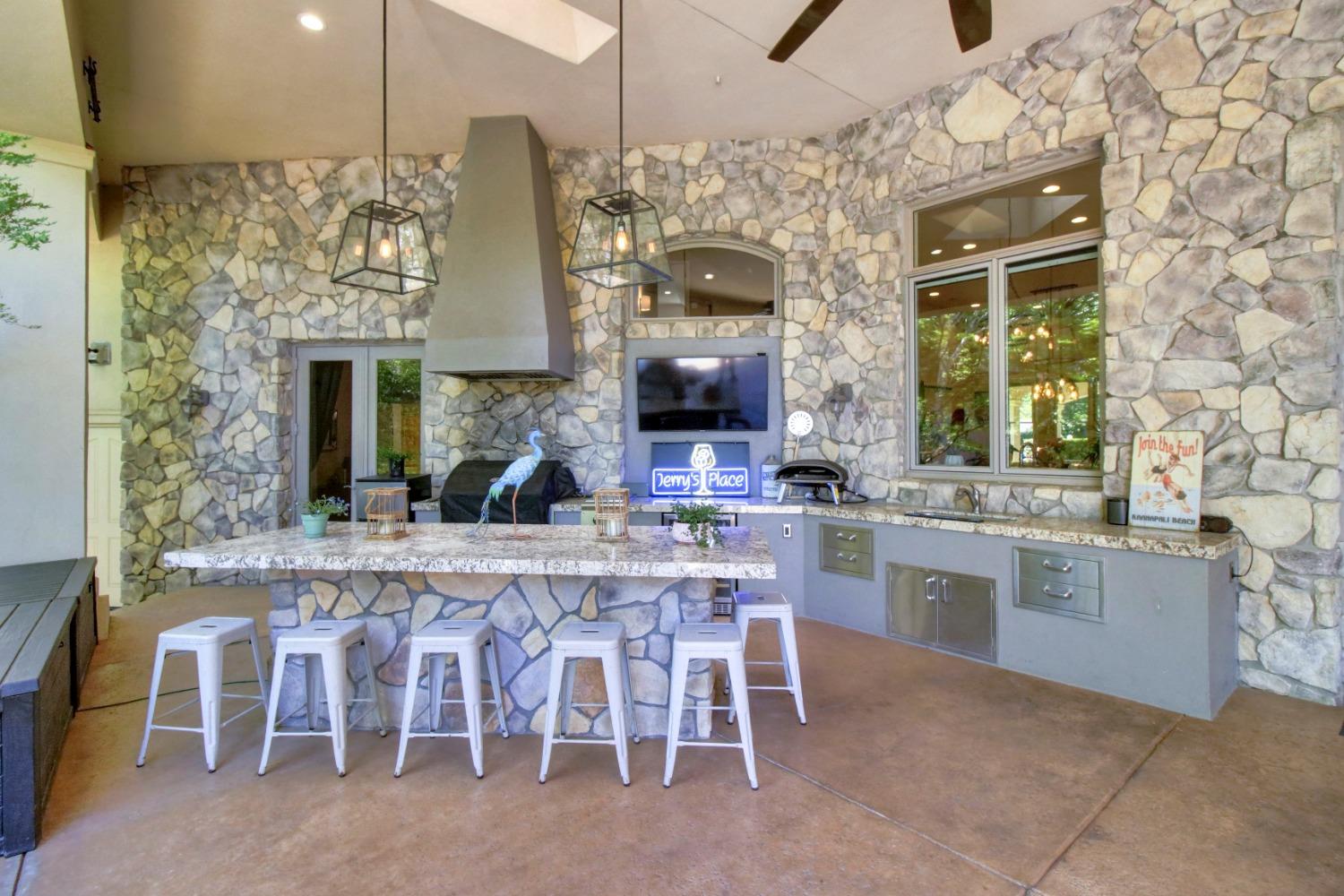 Detail Gallery Image 66 of 81 For 5011 Jardin Ln, Carmichael,  CA 95608 - 4 Beds | 4 Baths
