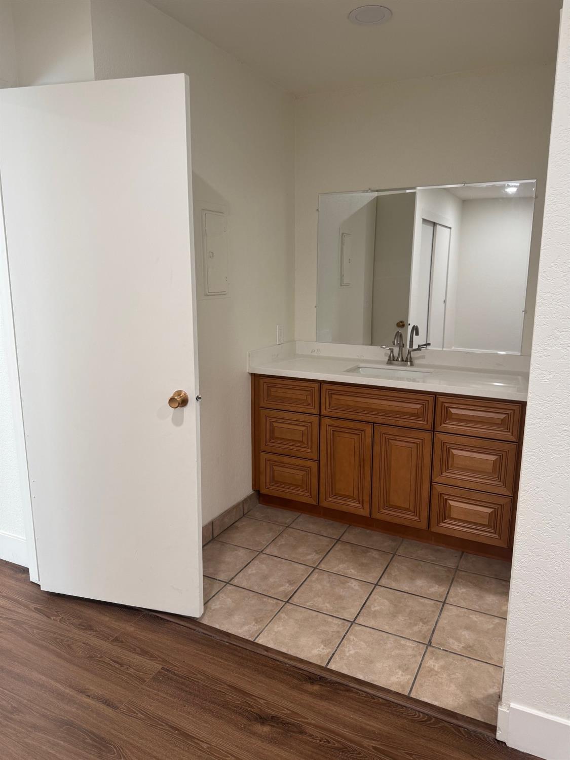 Detail Gallery Image 5 of 7 For 6724 Plymouth Rd #50,  Stockton,  CA 95207 - 1 Beds | 1 Baths