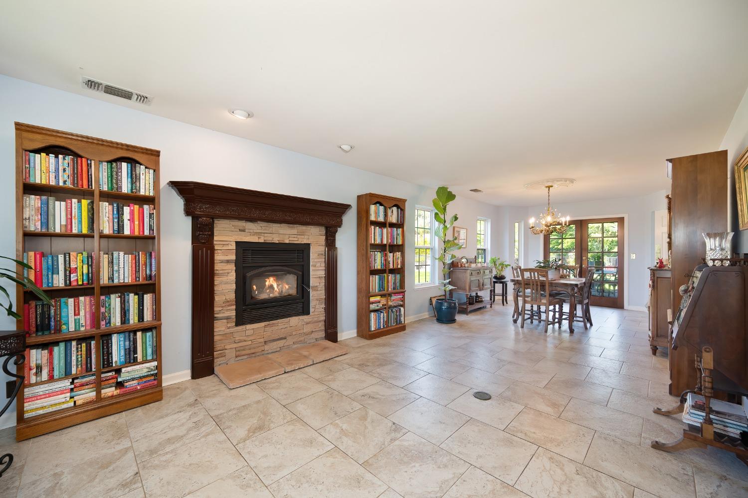 Detail Gallery Image 8 of 81 For 2601 Roundhill Cir, Placerville,  CA 95667 - 4 Beds | 3 Baths