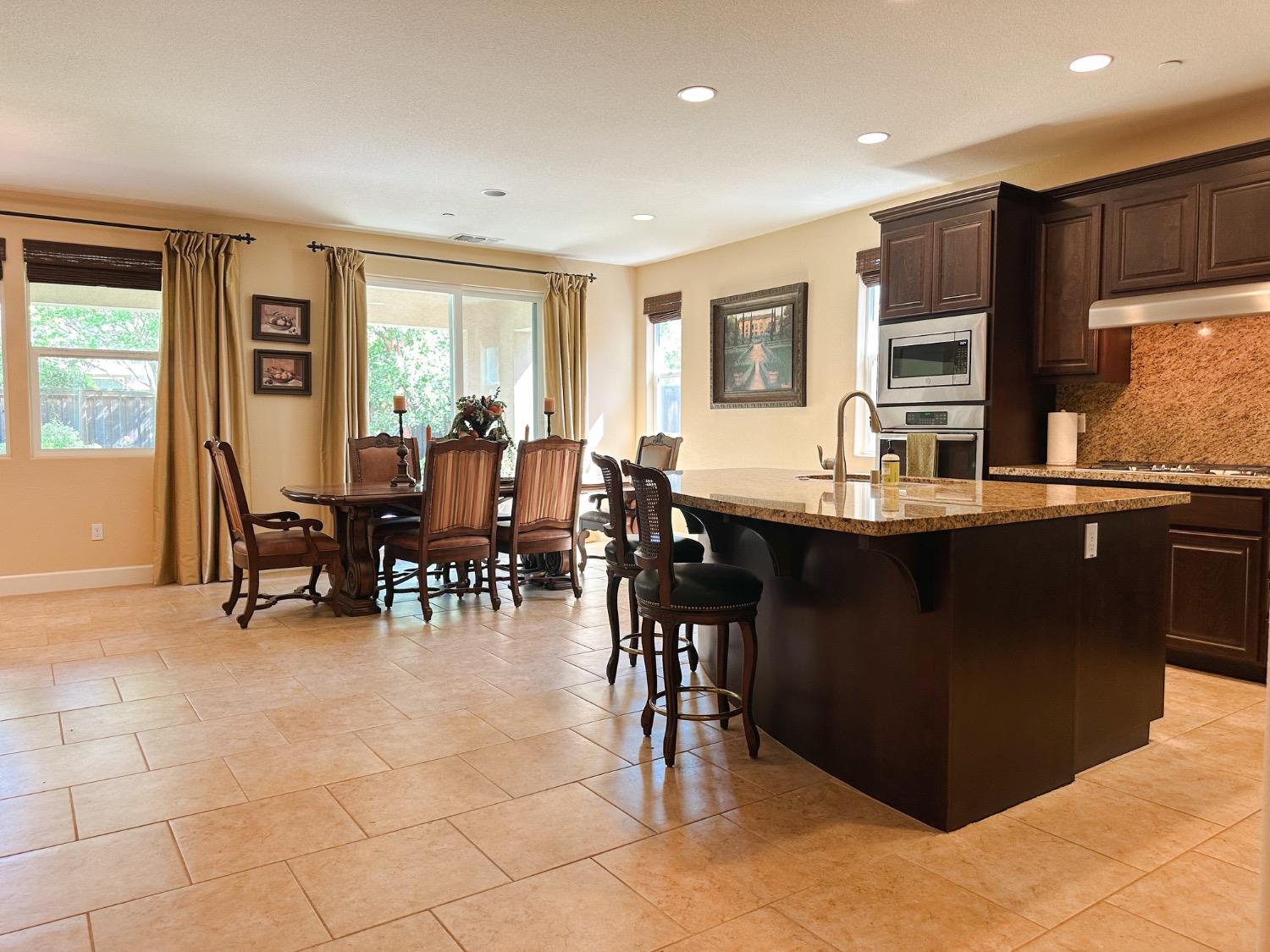 Detail Gallery Image 12 of 46 For 629 Ray Ct, Brentwood,  CA 94513 - 4 Beds | 3 Baths