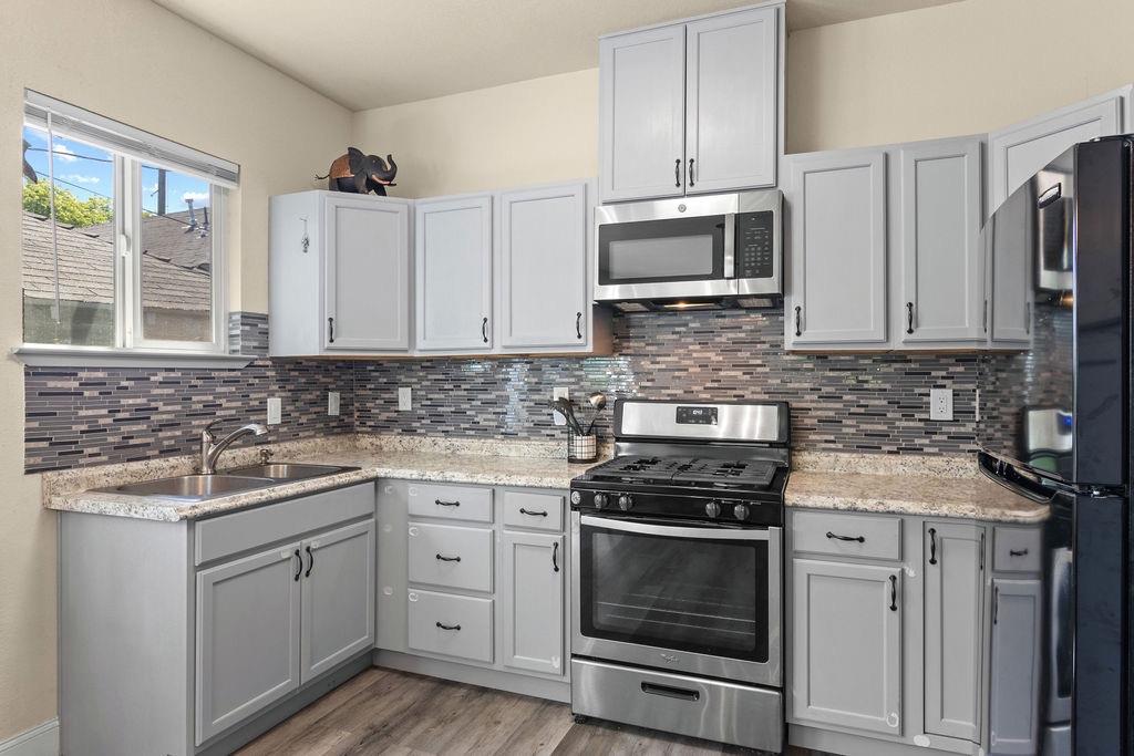 Detail Gallery Image 16 of 39 For 414 W Vine St, Stockton,  CA 95203 - 3 Beds | 2 Baths