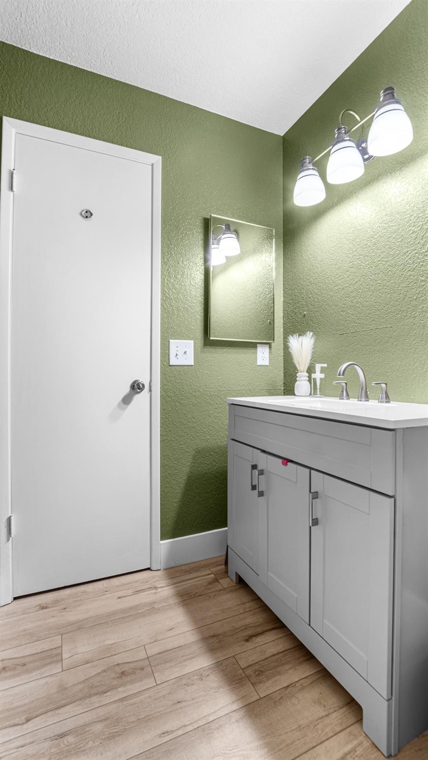 Detail Gallery Image 42 of 52 For 813 St Helena Pl, Modesto,  CA 95356 - 2 Beds | 2 Baths