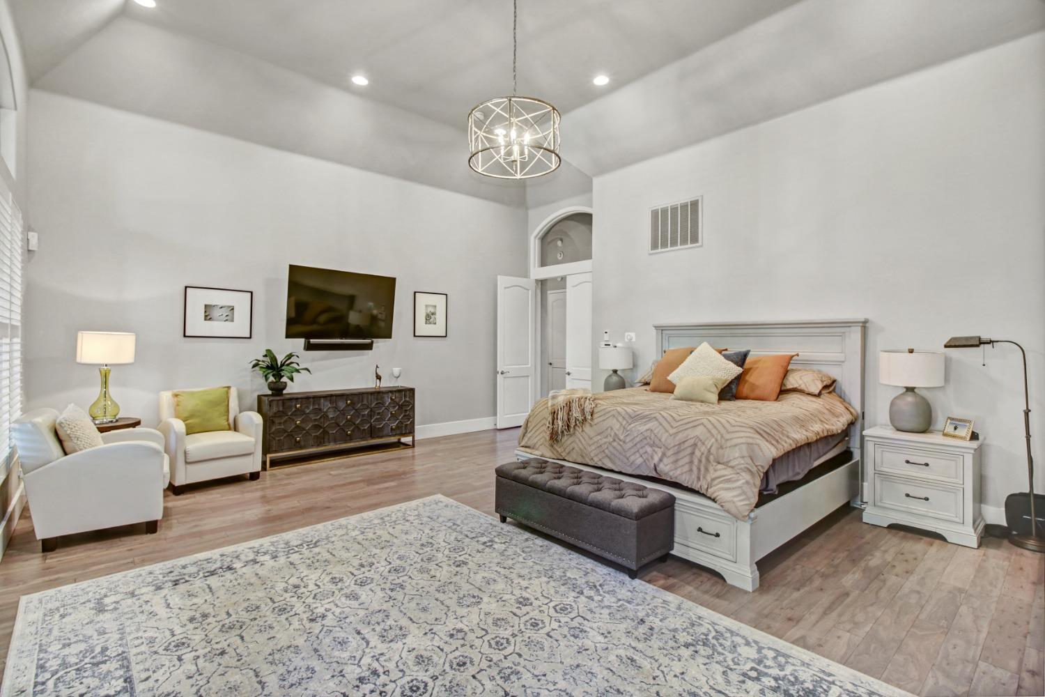 Detail Gallery Image 30 of 81 For 5011 Jardin Ln, Carmichael,  CA 95608 - 4 Beds | 4 Baths