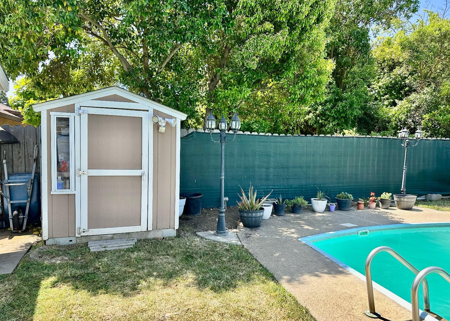 Detail Gallery Image 23 of 24 For 1833 Reisling Dr, Lodi,  CA 95240 - 4 Beds | 2 Baths