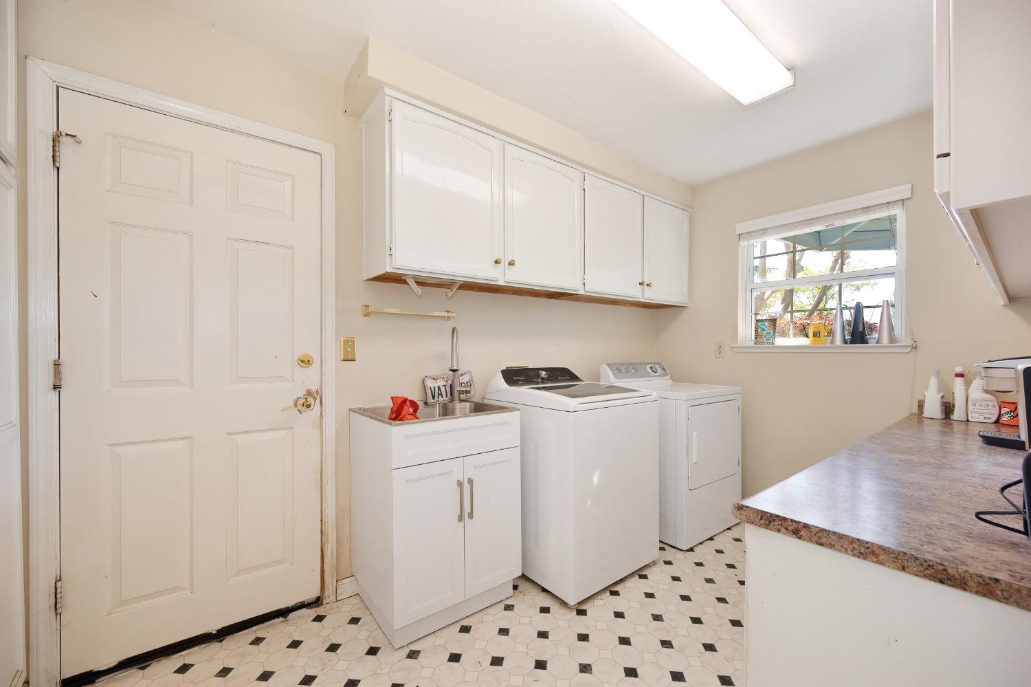 Detail Gallery Image 28 of 81 For 2601 Roundhill Cir, Placerville,  CA 95667 - 4 Beds | 3 Baths