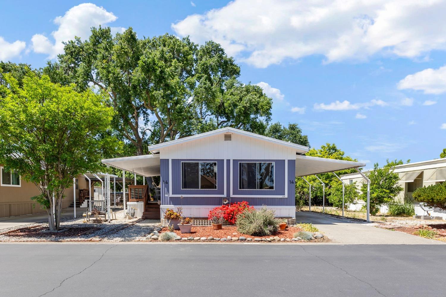 Detail Gallery Image 1 of 25 For 14 Leisureville Circle, Woodland,  CA 95776 - 2 Beds | 2 Baths