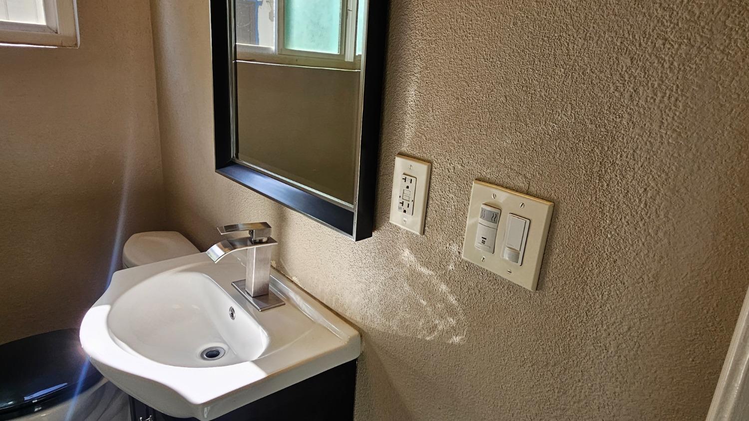 Detail Gallery Image 16 of 24 For 4725 Parker Ave, Sacramento,  CA 95820 - 2 Beds | 1 Baths