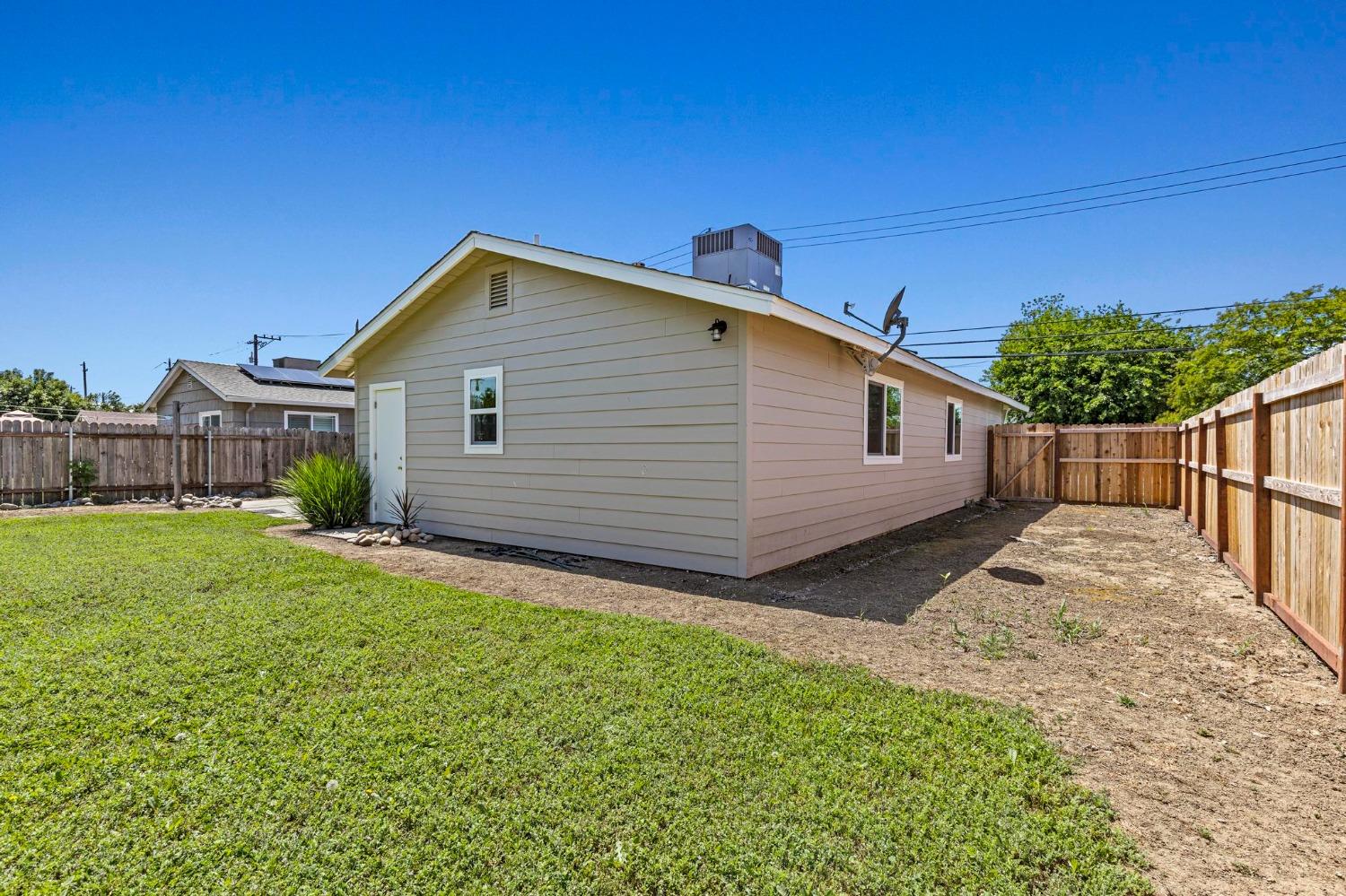 Detail Gallery Image 26 of 31 For 1340 Phillips Rd, Yuba City,  CA 95991 - 3 Beds | 2 Baths