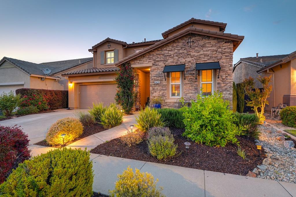 Detail Gallery Image 2 of 44 For 2425 Rockrose Cir, Roseville,  CA 95747 - 4 Beds | 3 Baths