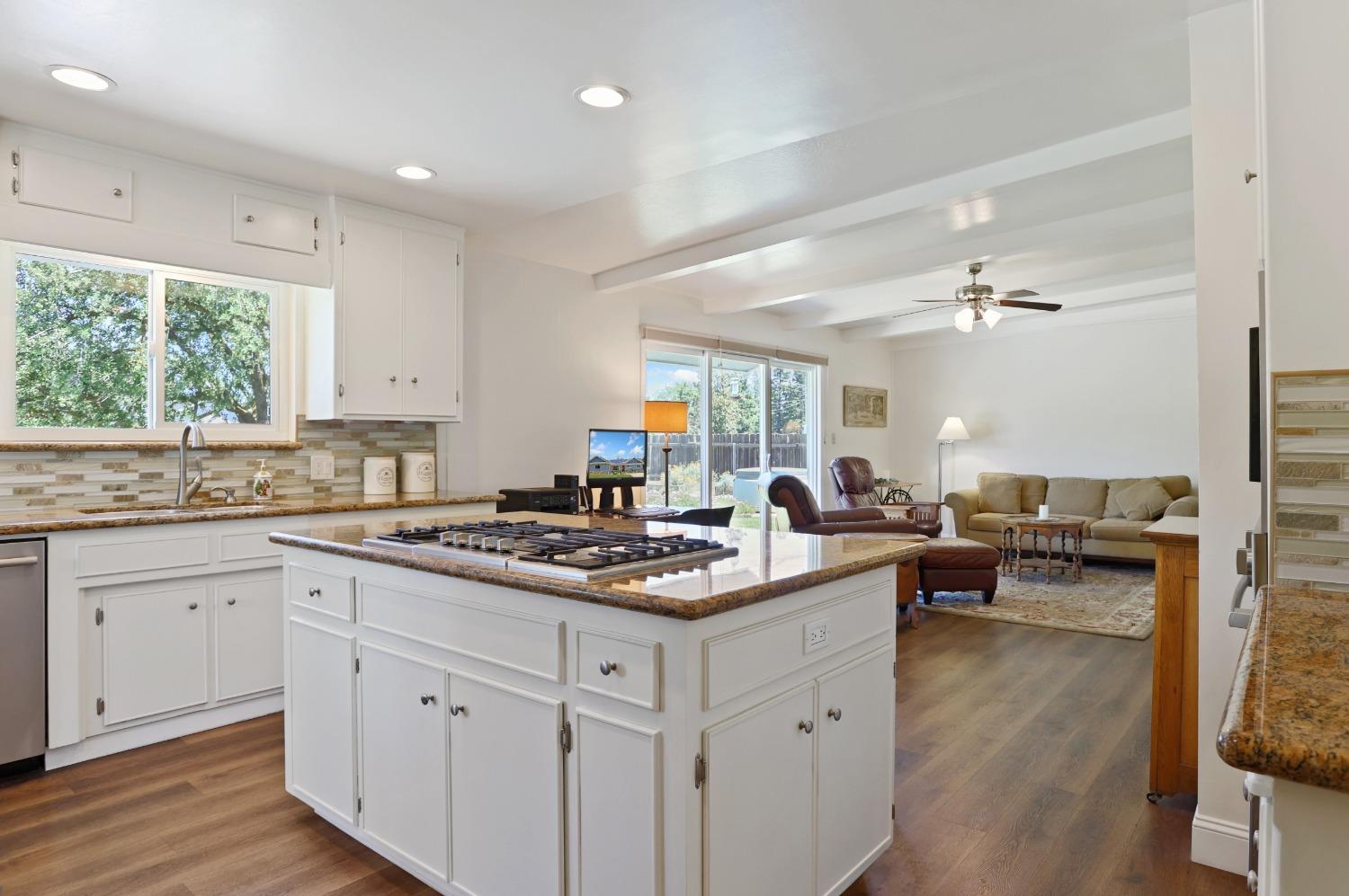 Detail Gallery Image 9 of 33 For 1616 Poplar St, Oakdale,  CA 95361 - 3 Beds | 2 Baths