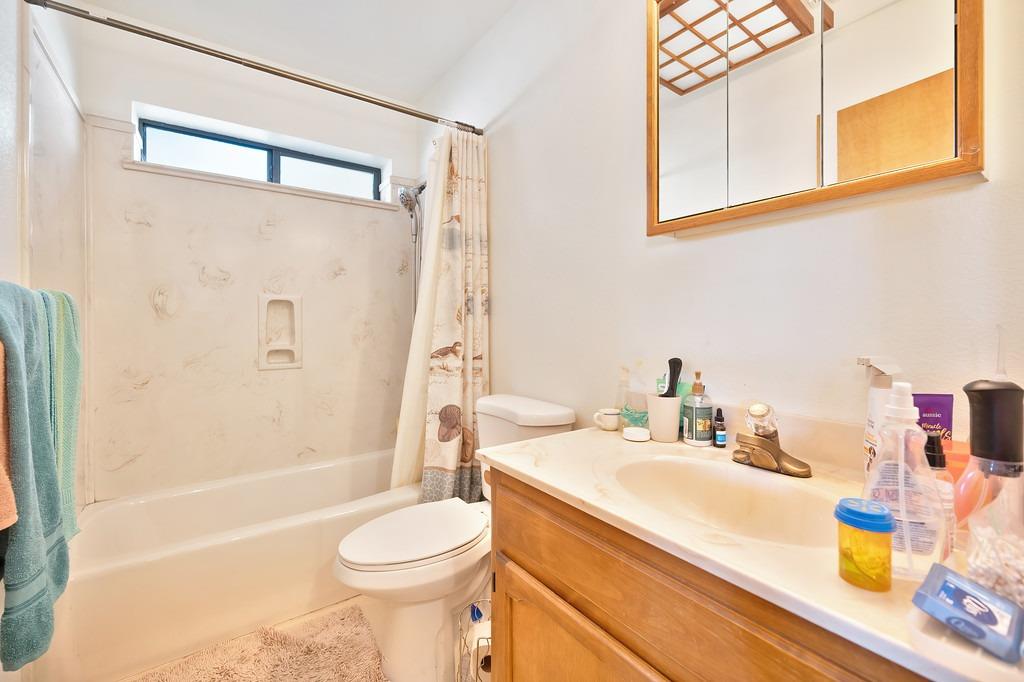 Detail Gallery Image 52 of 68 For 74 Greenbrier Dr, Oroville,  CA 95966 - 3 Beds | 3 Baths