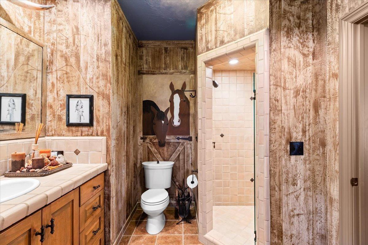 Detail Gallery Image 37 of 95 For 18879 Hidden Lakes Ln, Acampo,  CA 95220 - 3 Beds | 3/2 Baths