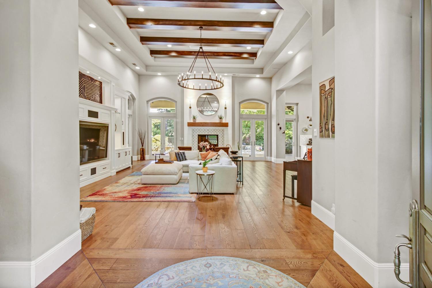 Detail Gallery Image 24 of 81 For 5011 Jardin Ln, Carmichael,  CA 95608 - 4 Beds | 4 Baths