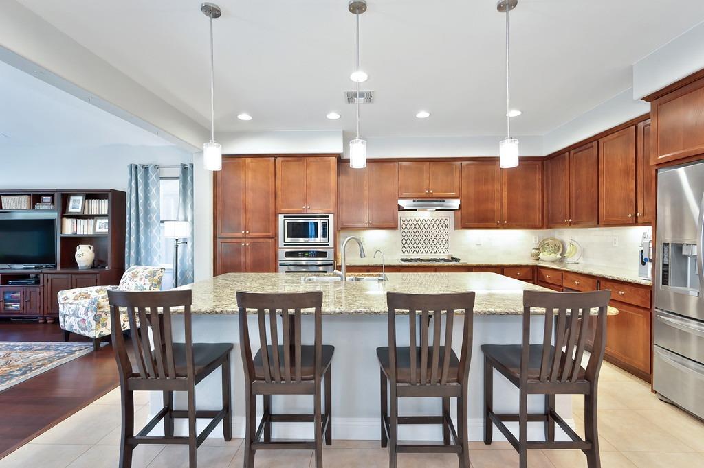 Detail Gallery Image 7 of 44 For 2425 Rockrose Cir, Roseville,  CA 95747 - 4 Beds | 3 Baths