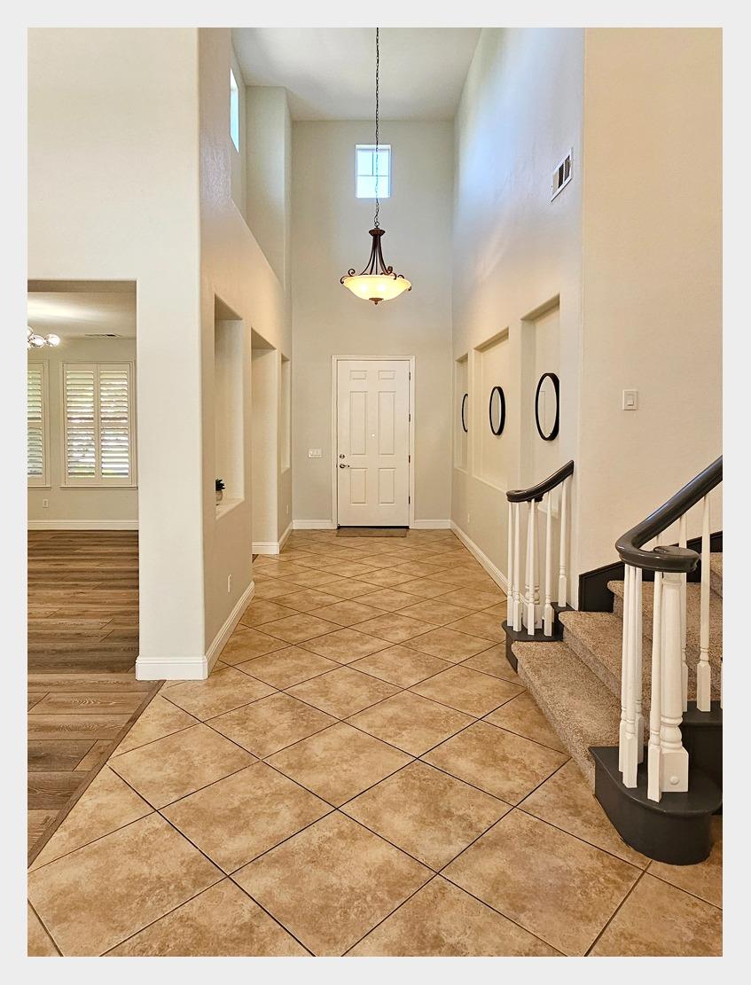 Detail Gallery Image 5 of 80 For 2439 Meridian Dr, Lodi,  CA 95242 - 5 Beds | 3 Baths