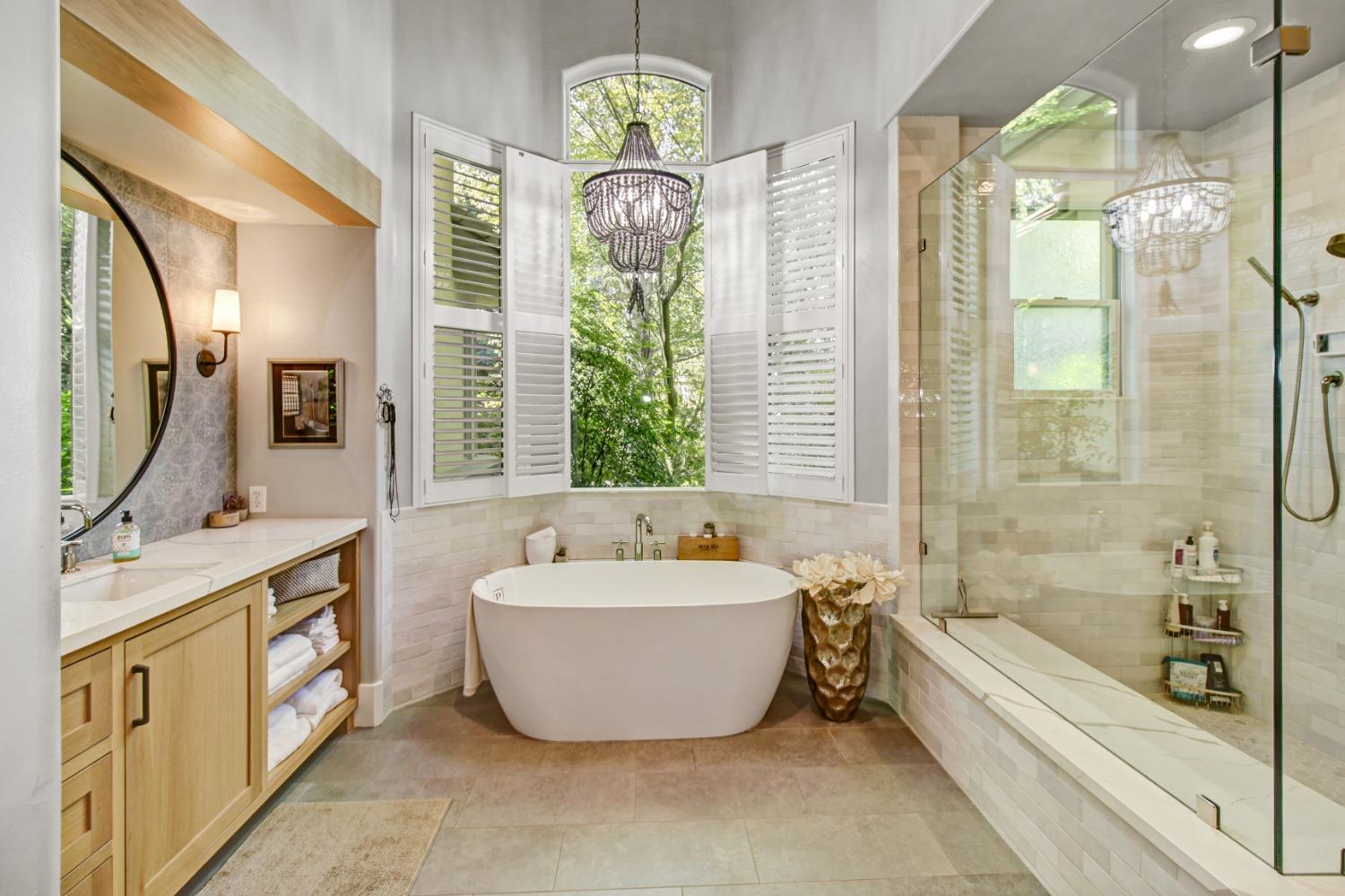Detail Gallery Image 33 of 81 For 5011 Jardin Ln, Carmichael,  CA 95608 - 4 Beds | 4 Baths