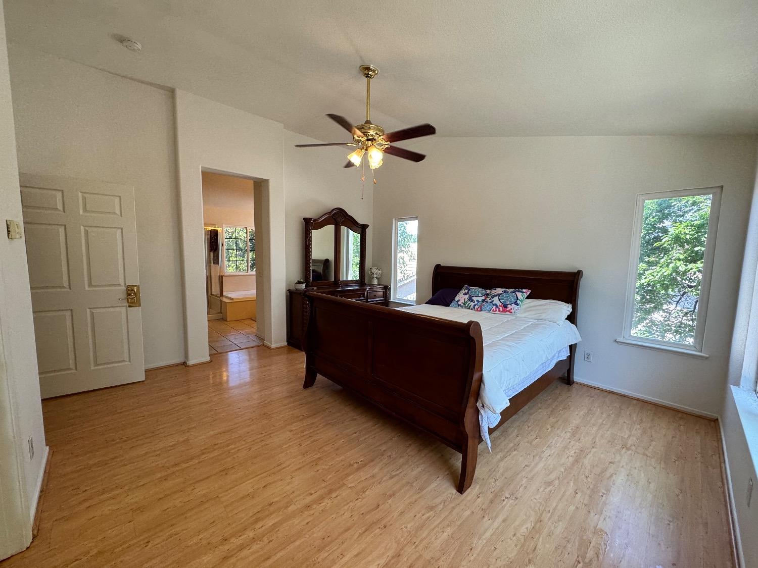 Detail Gallery Image 3 of 15 For 1566 Autumn Valley Way, Brentwood,  CA 94513 - 5 Beds | 3 Baths