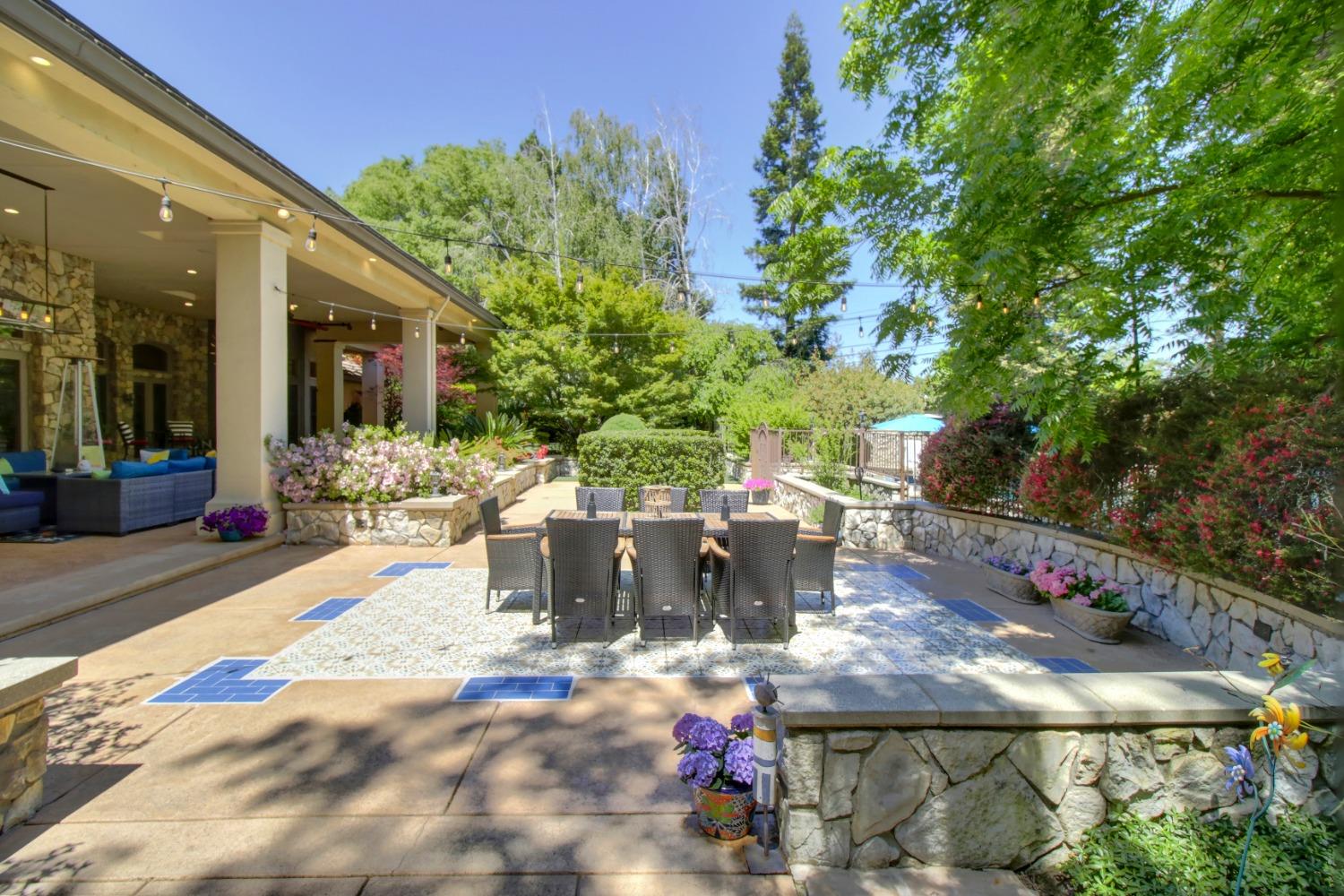 Detail Gallery Image 62 of 81 For 5011 Jardin Ln, Carmichael,  CA 95608 - 4 Beds | 4 Baths