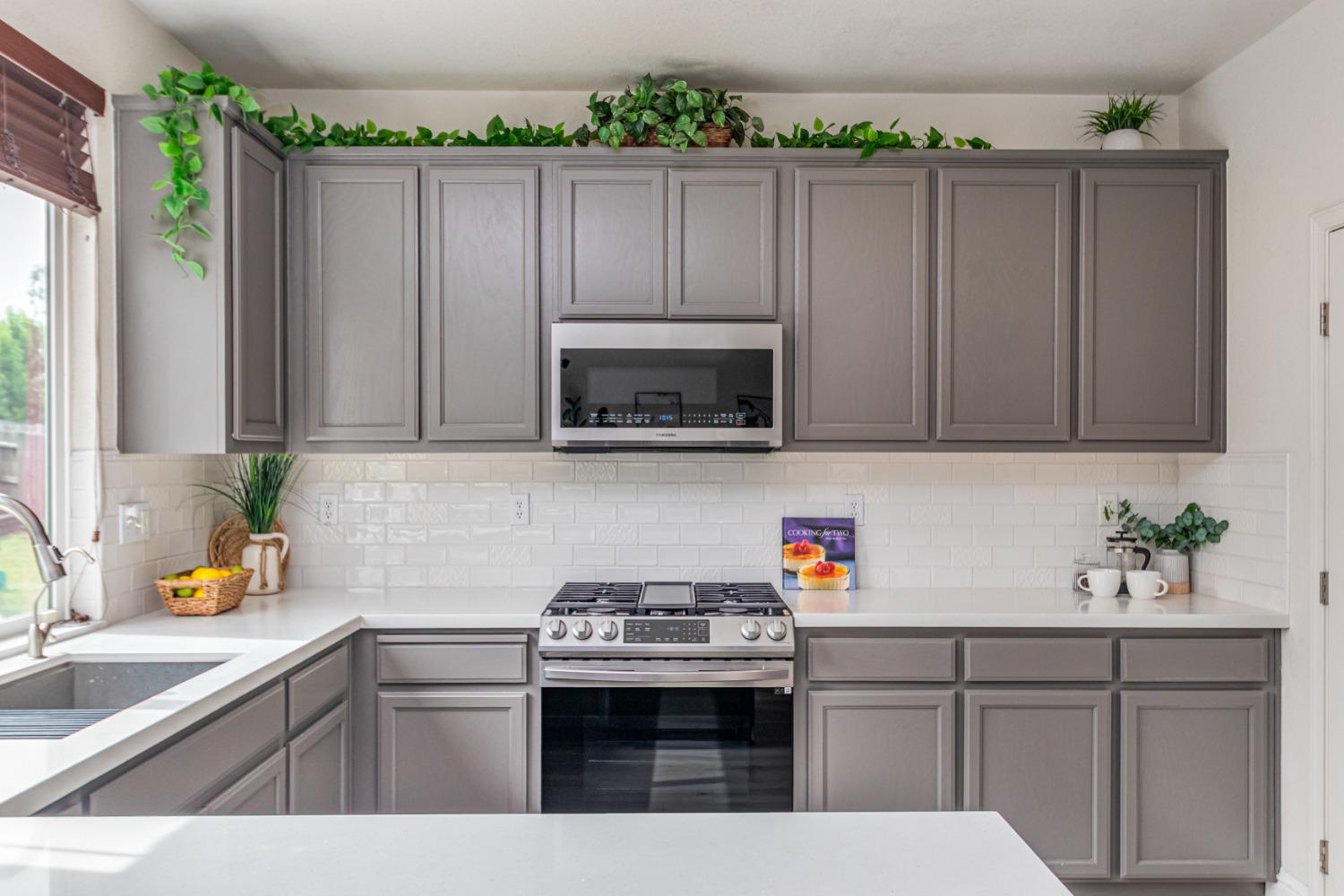 Detail Gallery Image 10 of 33 For 9090 Piazza Ct, Elk Grove,  CA 95624 - 4 Beds | 2/1 Baths