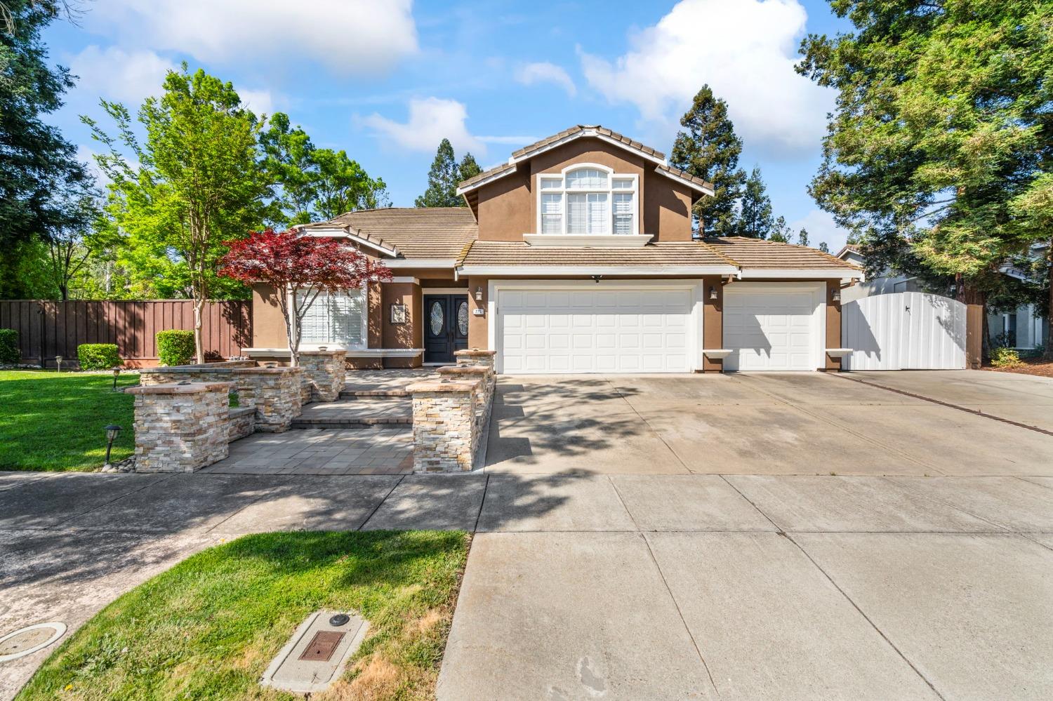 Detail Gallery Image 1 of 45 For 775 Vivian Dr, Livermore,  CA 94550 - 4 Beds | 3 Baths