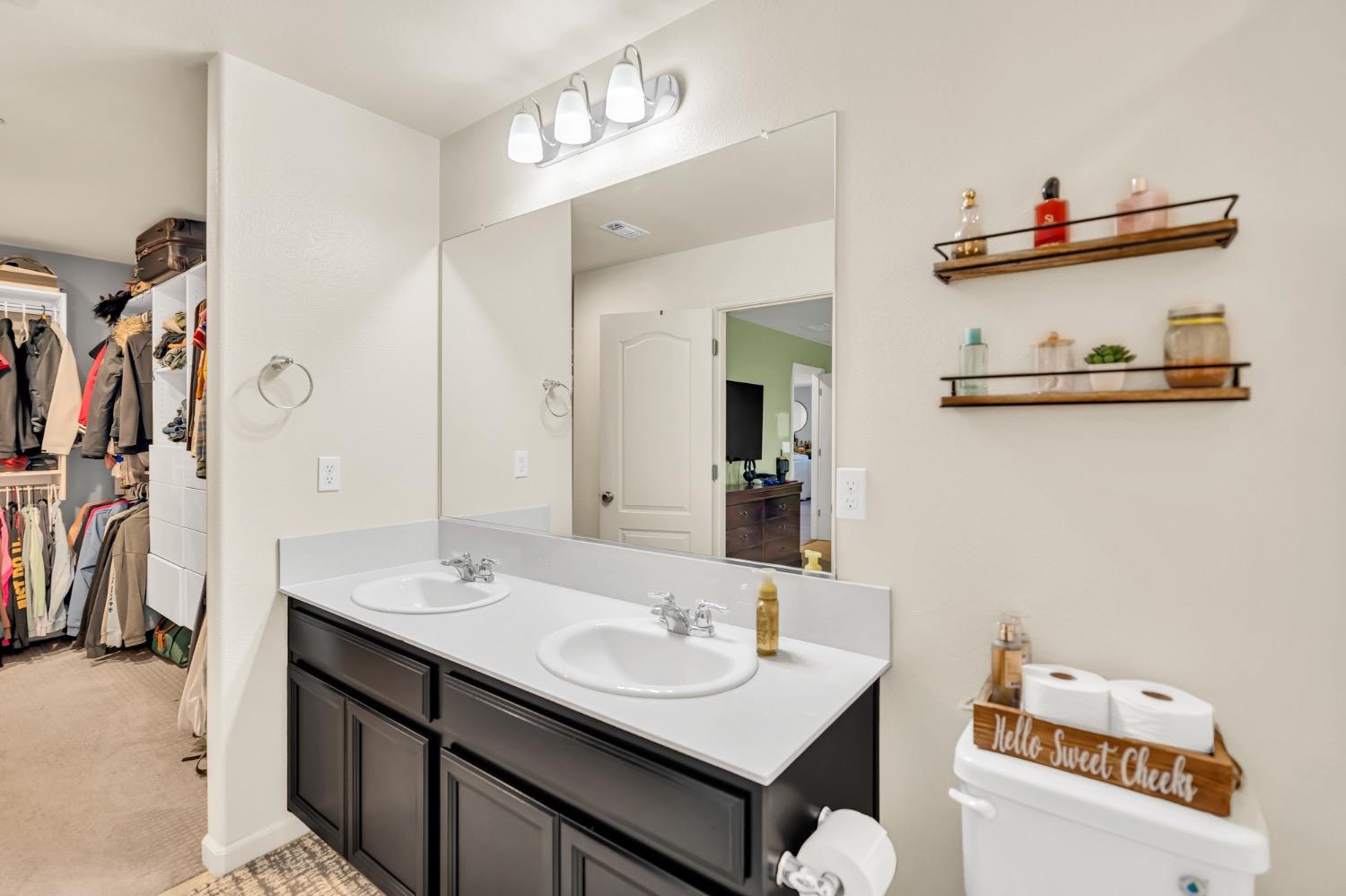 Detail Gallery Image 19 of 42 For 1096 Sierra Bluff St, Plumas Lake,  CA 95961 - 3 Beds | 2 Baths