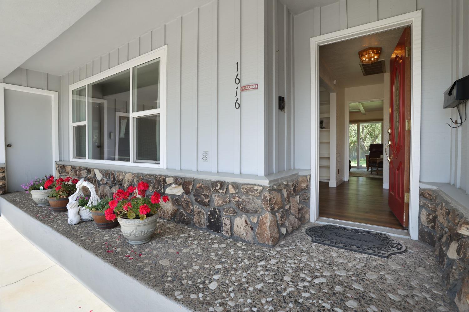 Detail Gallery Image 2 of 33 For 1616 Poplar St, Oakdale,  CA 95361 - 3 Beds | 2 Baths