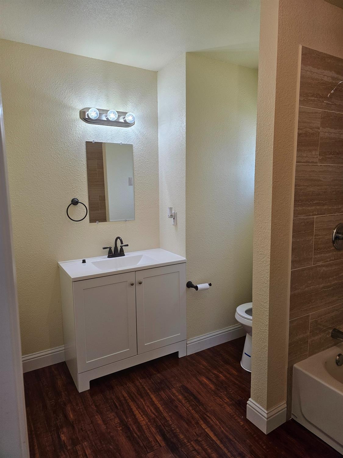 Detail Gallery Image 8 of 21 For 46 Arizona Way, Olivehurst,  CA 95961 - 3 Beds | 2 Baths