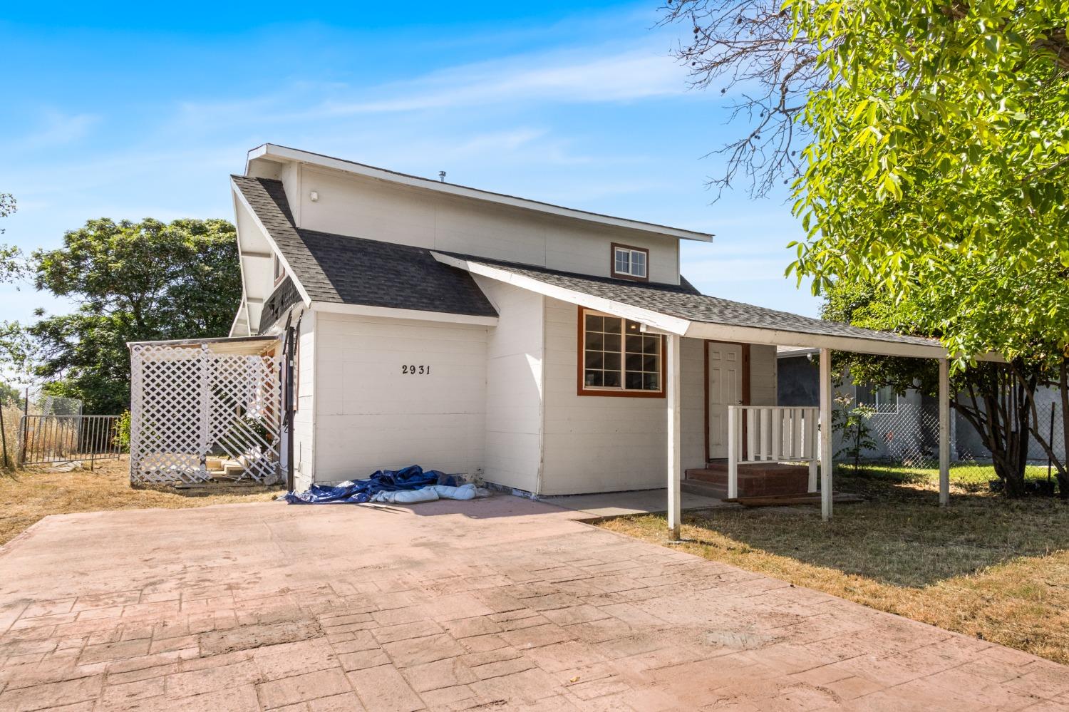 Detail Gallery Image 1 of 41 For 2931 Elm Ave, Merced,  CA 95348 - 3 Beds | 3 Baths