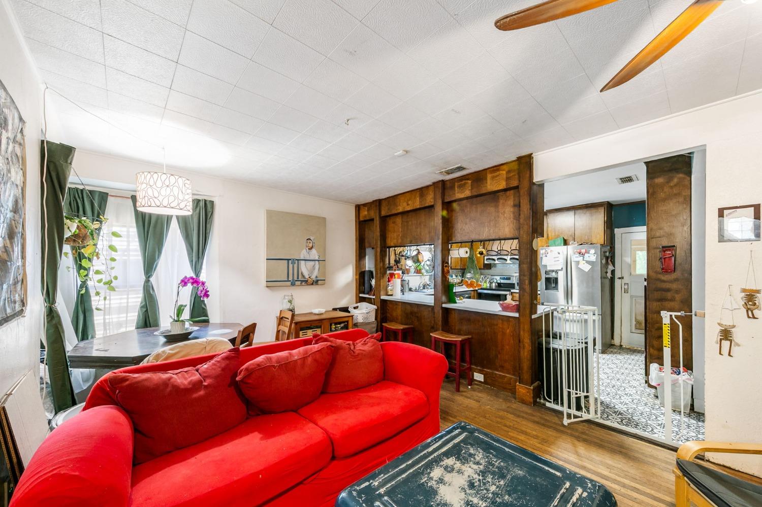 Detail Gallery Image 8 of 58 For 26 Oak Ave, Woodland,  CA 95695 - 4 Beds | 4 Baths