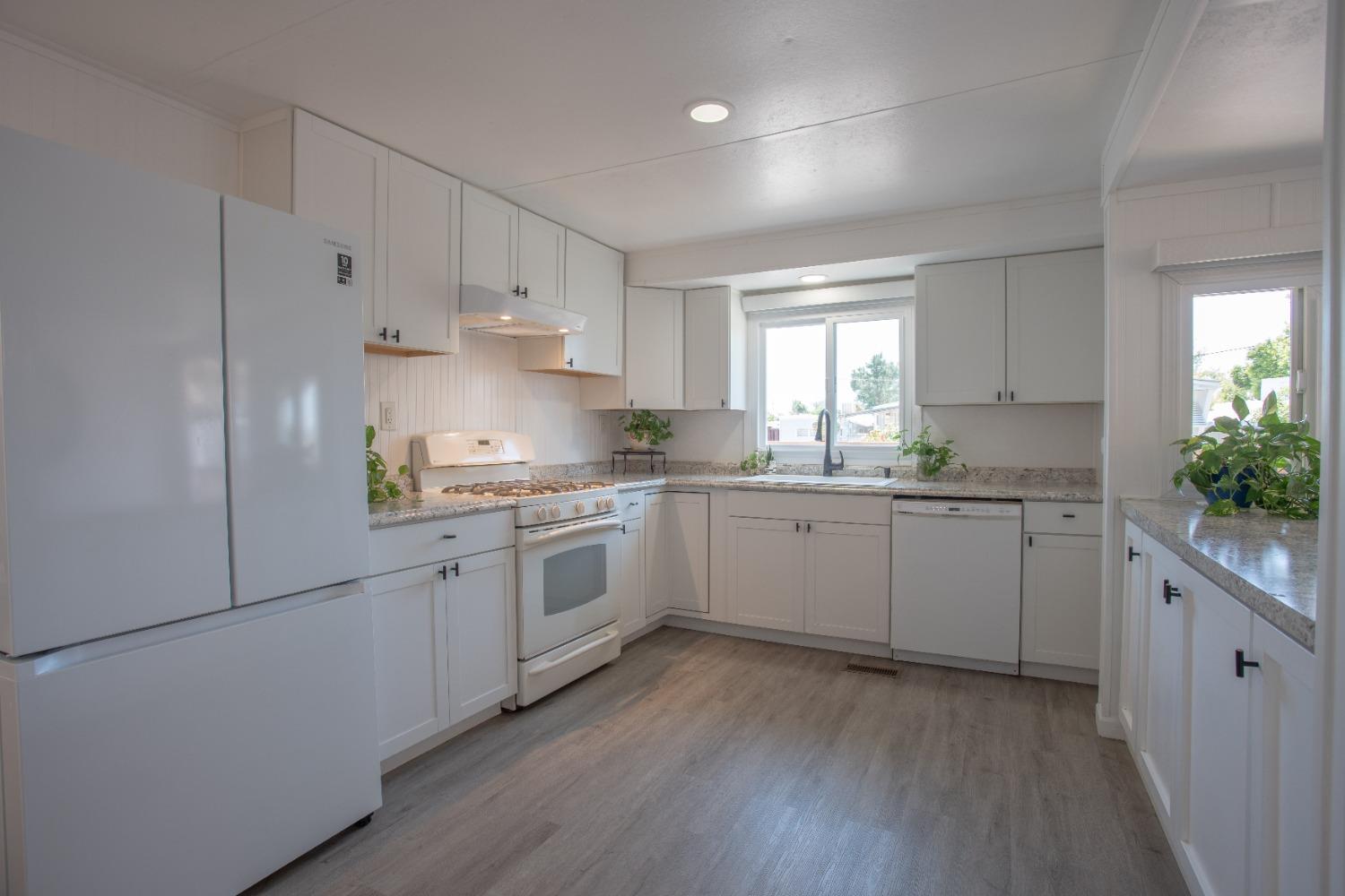 Detail Gallery Image 4 of 31 For 6480 Main Ave 9, Orangevale,  CA 95662 - 1 Beds | 1 Baths