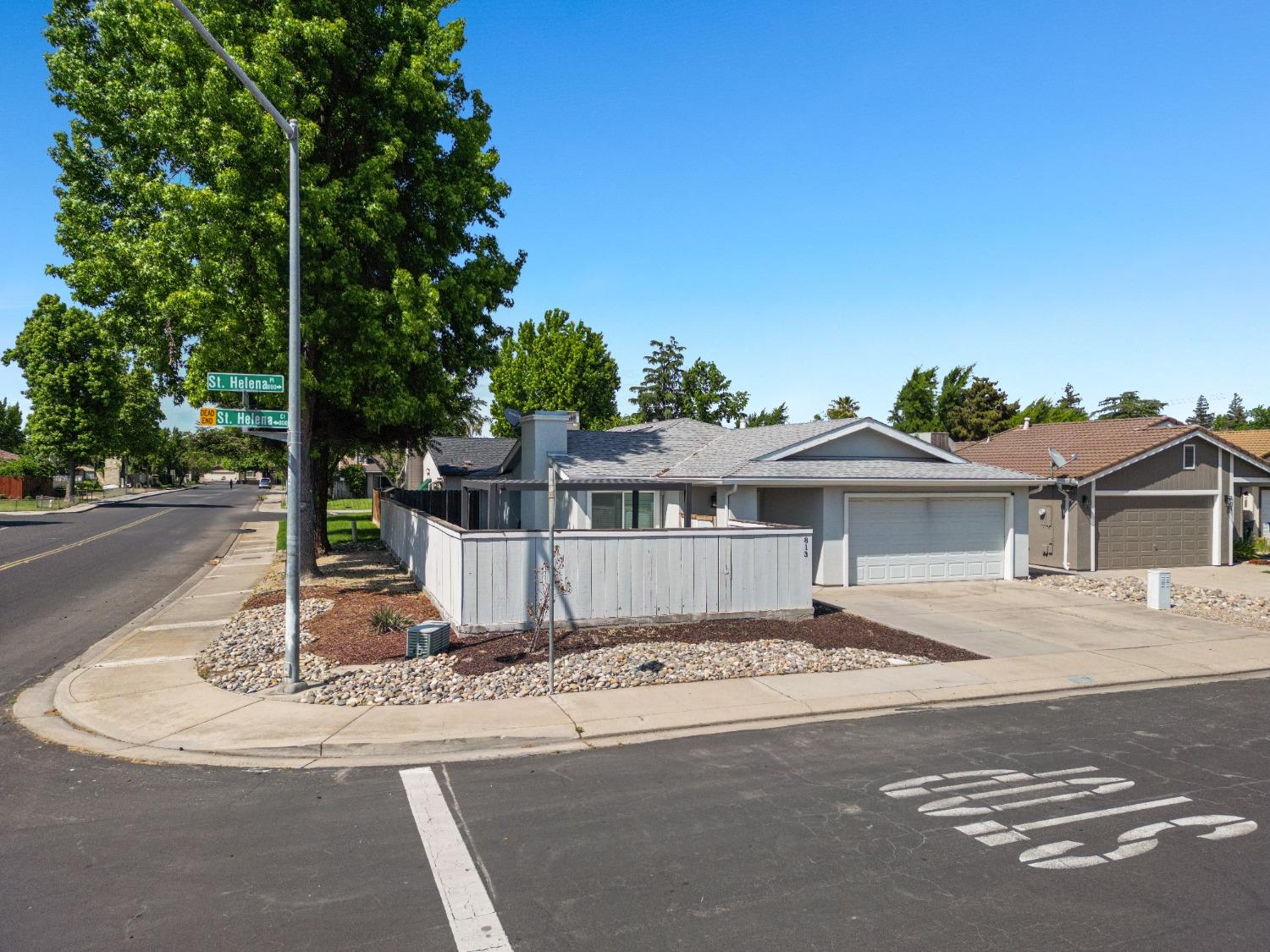 Detail Gallery Image 3 of 52 For 813 St Helena Pl, Modesto,  CA 95356 - 2 Beds | 2 Baths