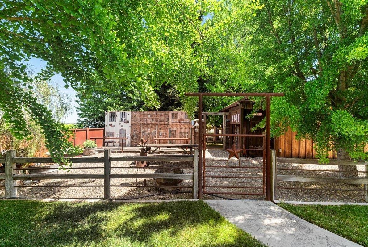 Detail Gallery Image 64 of 95 For 18879 Hidden Lakes Ln, Acampo,  CA 95220 - 3 Beds | 3/2 Baths