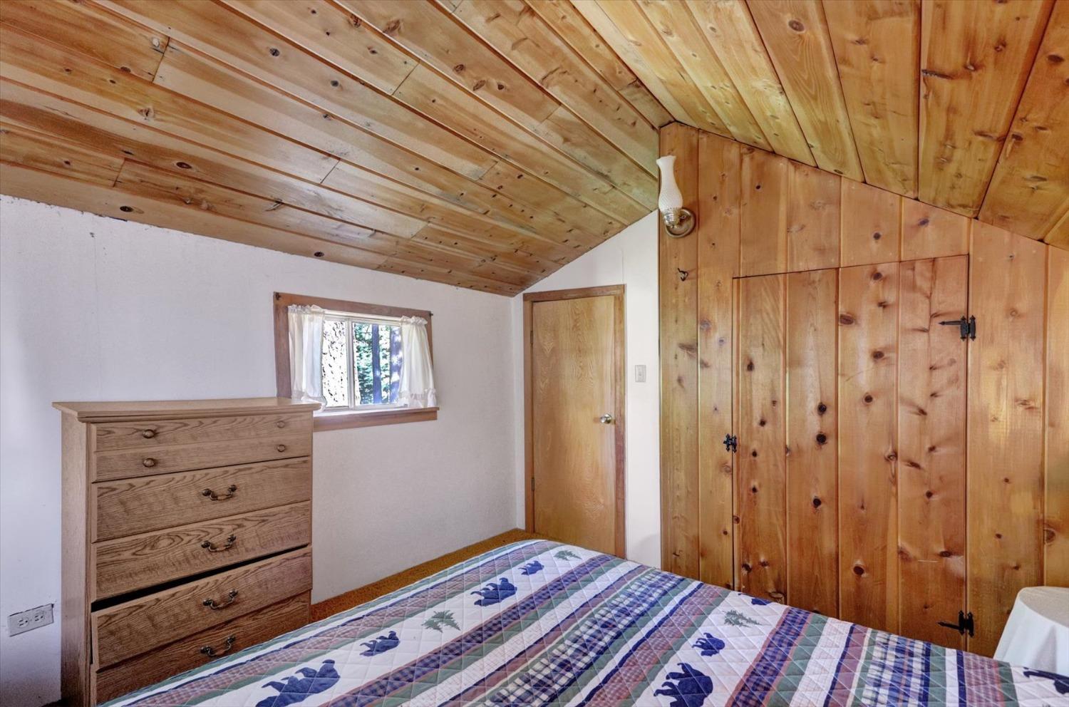 Detail Gallery Image 23 of 59 For 2051 Warren Hill Rd, Strawberry Valley,  CA 95981 - 1 Beds | 1 Baths
