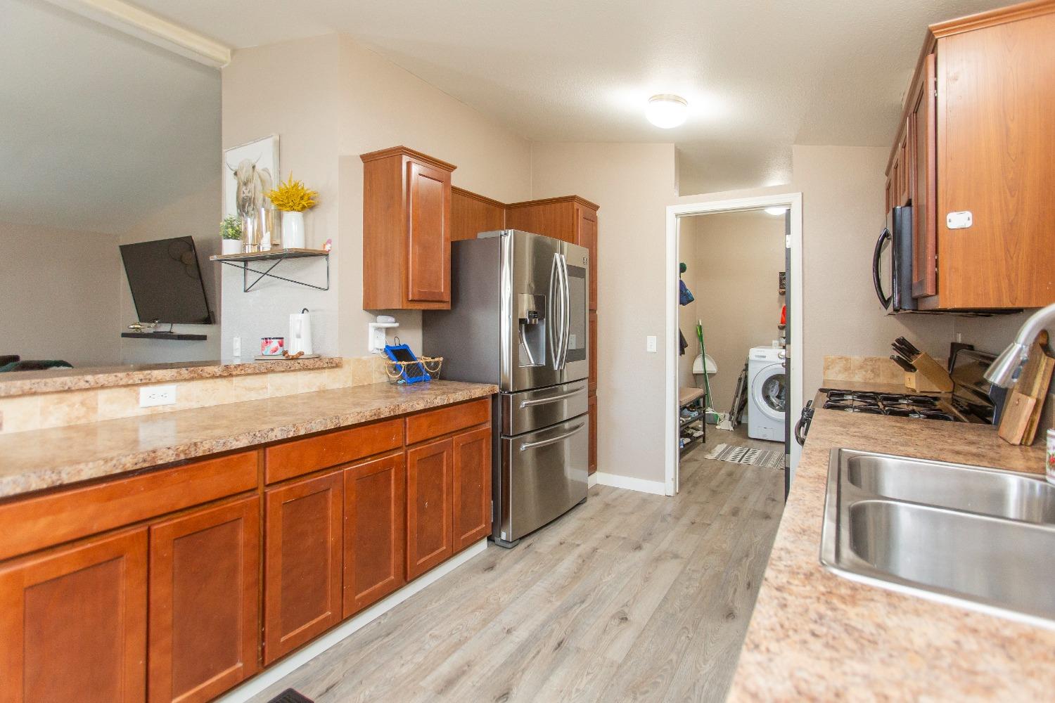 Detail Gallery Image 6 of 26 For 4305 Trojans, Modesto,  CA 95355 - 3 Beds | 2 Baths