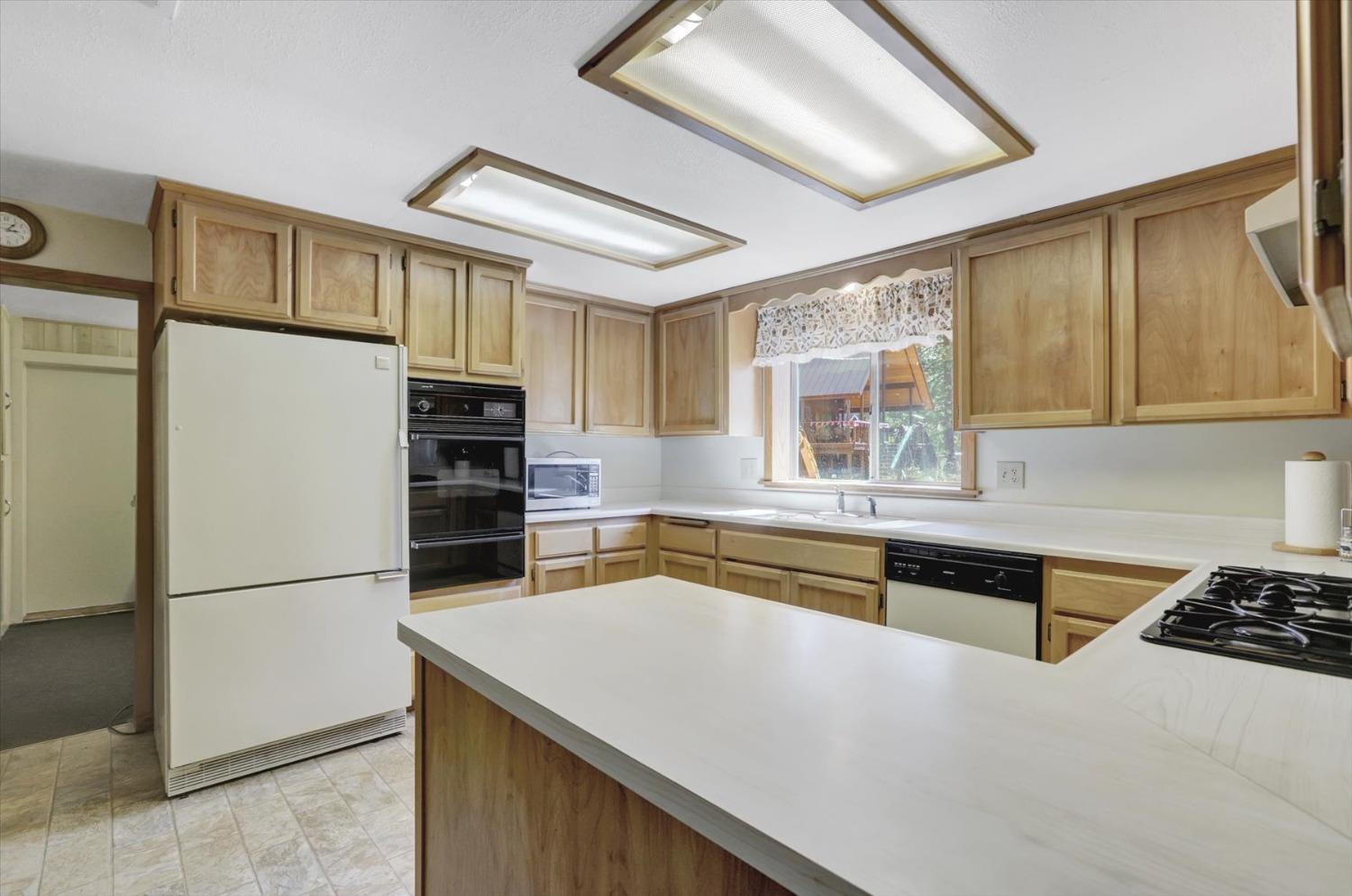 Detail Gallery Image 41 of 59 For 2051 Warren Hill Rd, Strawberry Valley,  CA 95981 - 1 Beds | 1 Baths