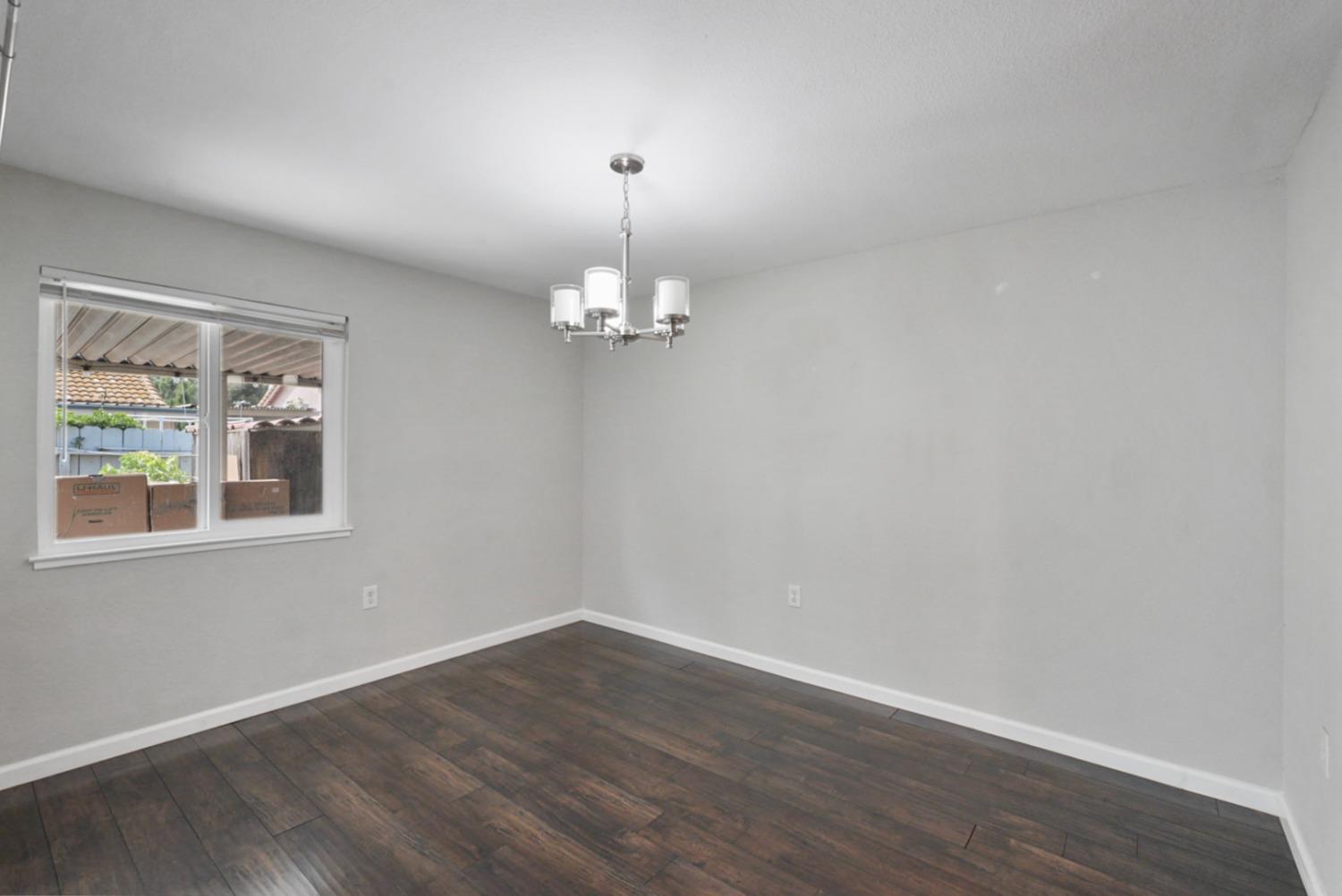 Detail Gallery Image 8 of 27 For 1349 Quail St, Los Banos,  CA 93635 - 3 Beds | 2 Baths