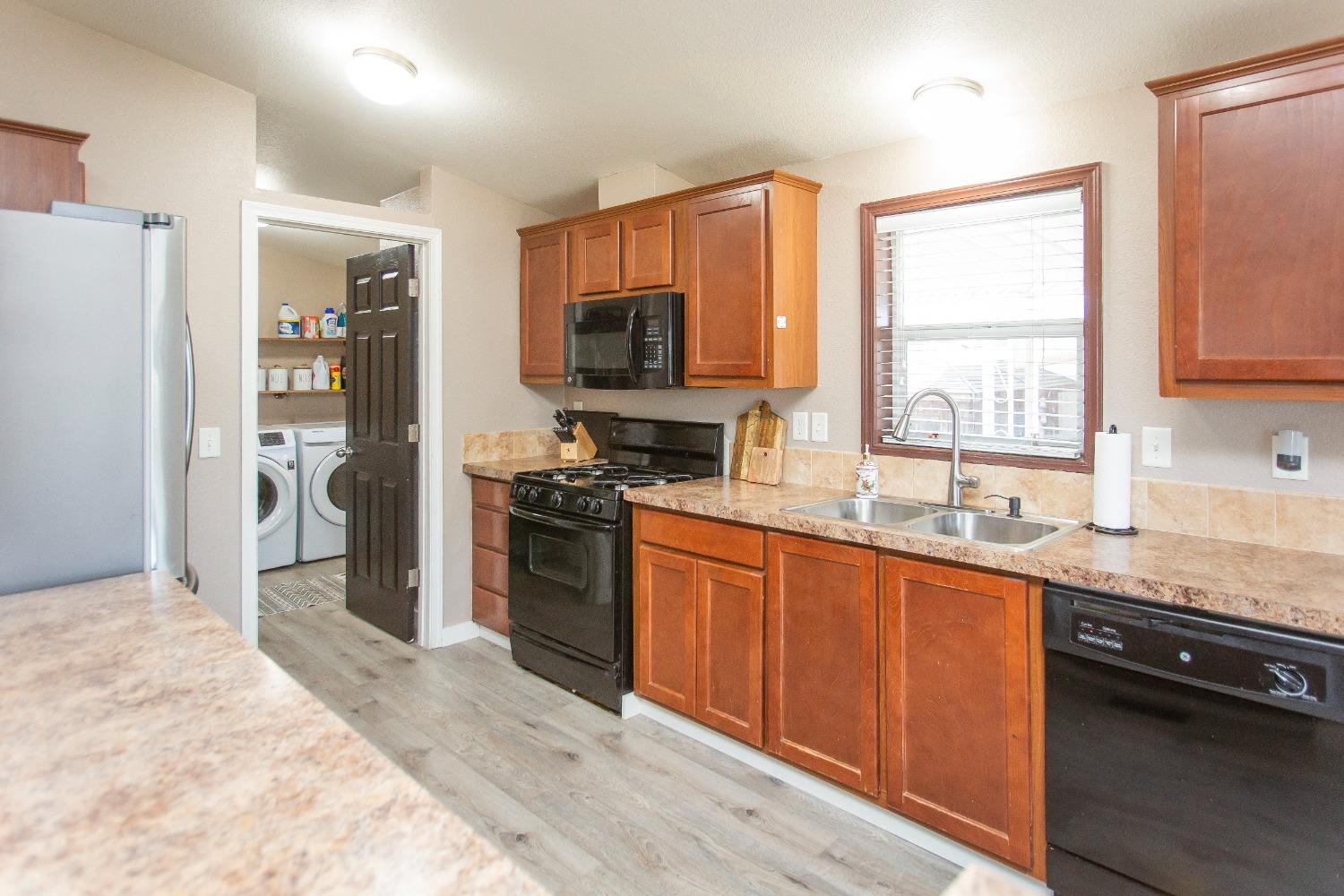 Detail Gallery Image 7 of 26 For 4305 Trojans, Modesto,  CA 95355 - 3 Beds | 2 Baths
