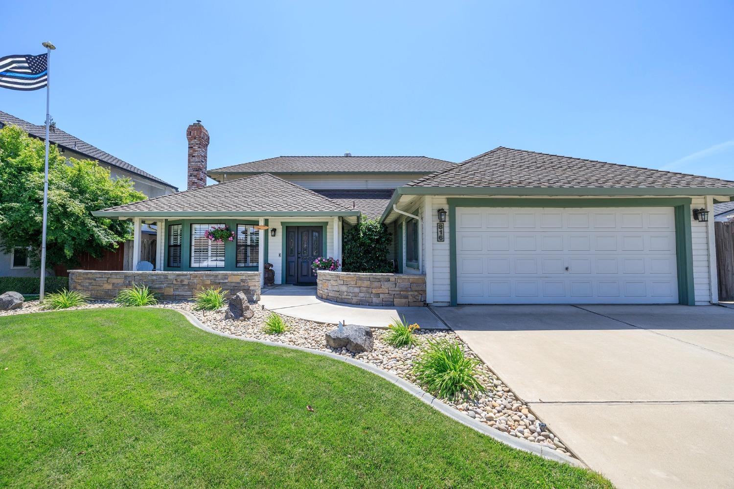 Detail Gallery Image 4 of 44 For 816 Jordanolo Dr, Ripon,  CA 95366 - 3 Beds | 2 Baths