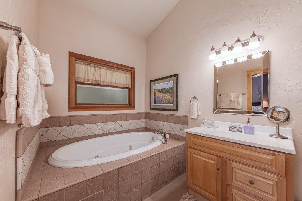 Oak Circle, Arnold, California image 18