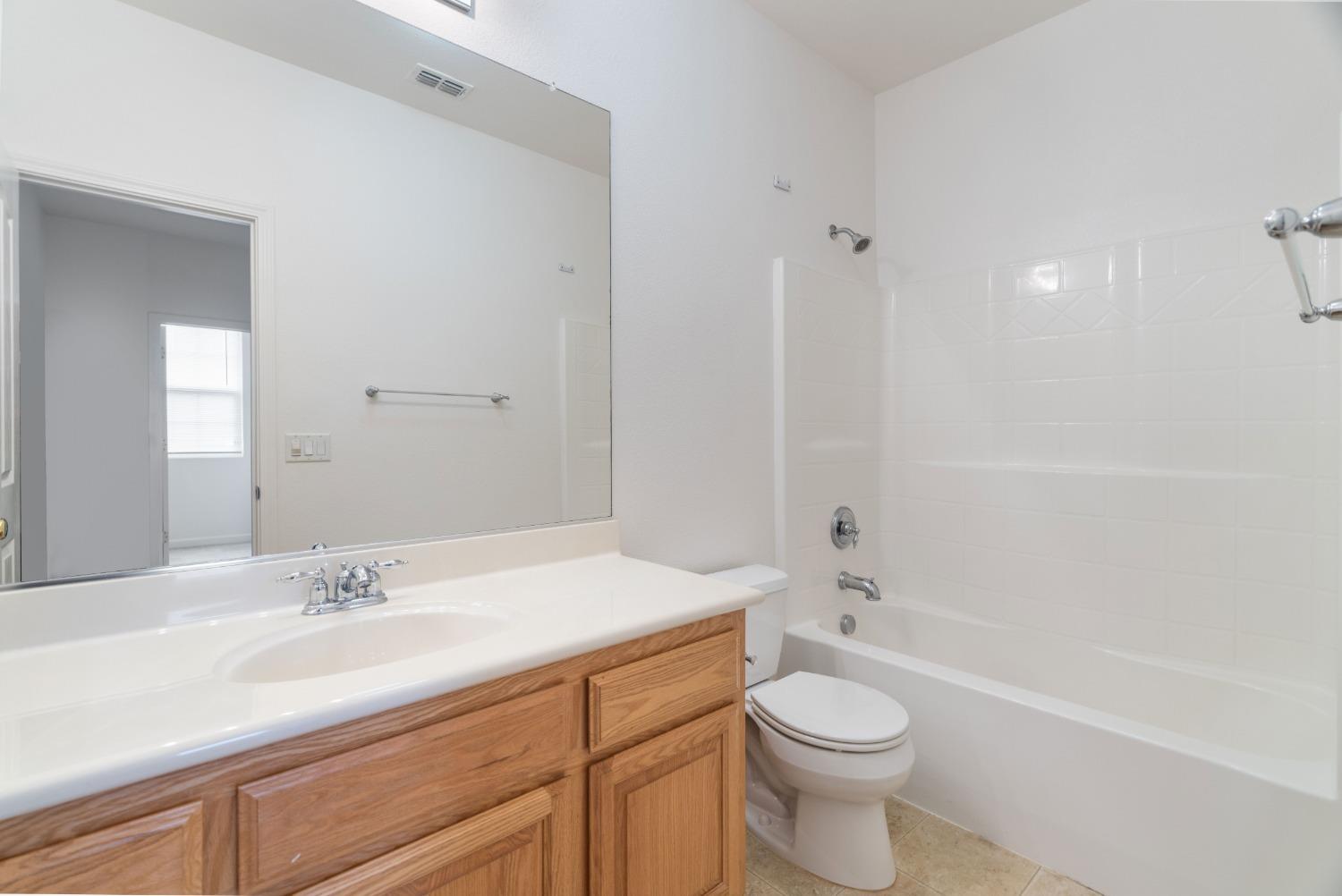 Detail Gallery Image 15 of 29 For 3660 N Manera Rica Dr, Sacramento,  CA 95834 - 4 Beds | 3 Baths