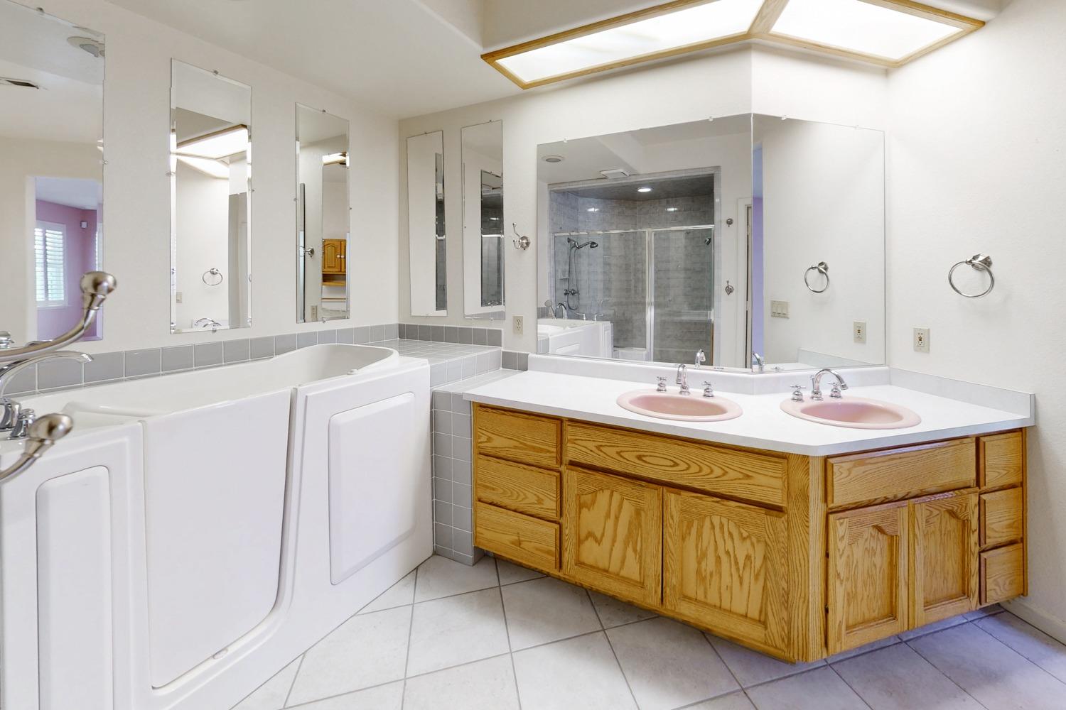 Detail Gallery Image 6 of 81 For 1612 Portofino Dr, Yuba City,  CA 95993 - 3 Beds | 2 Baths