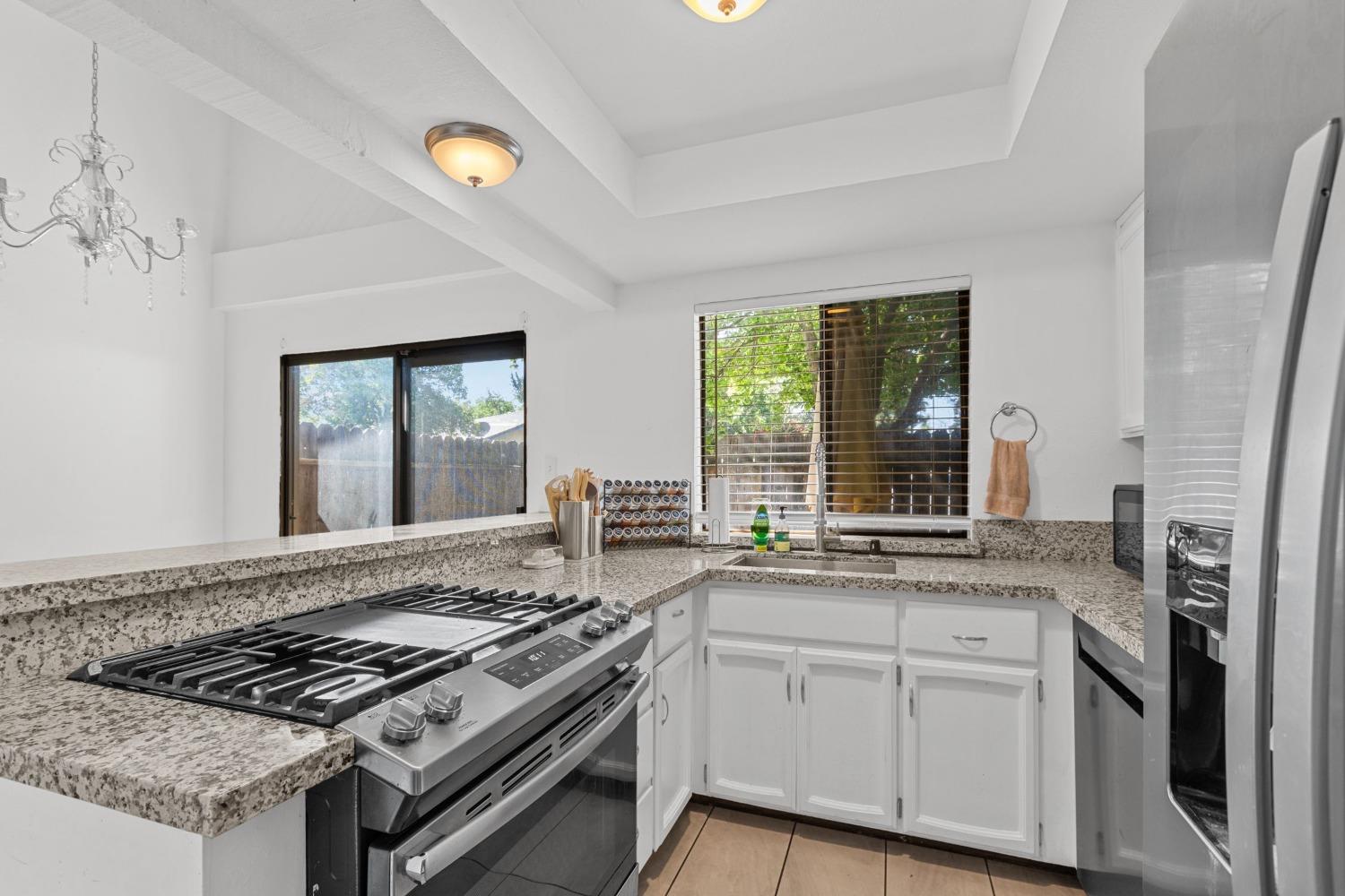 Photo #7: 225056084 Listing: Photo #7