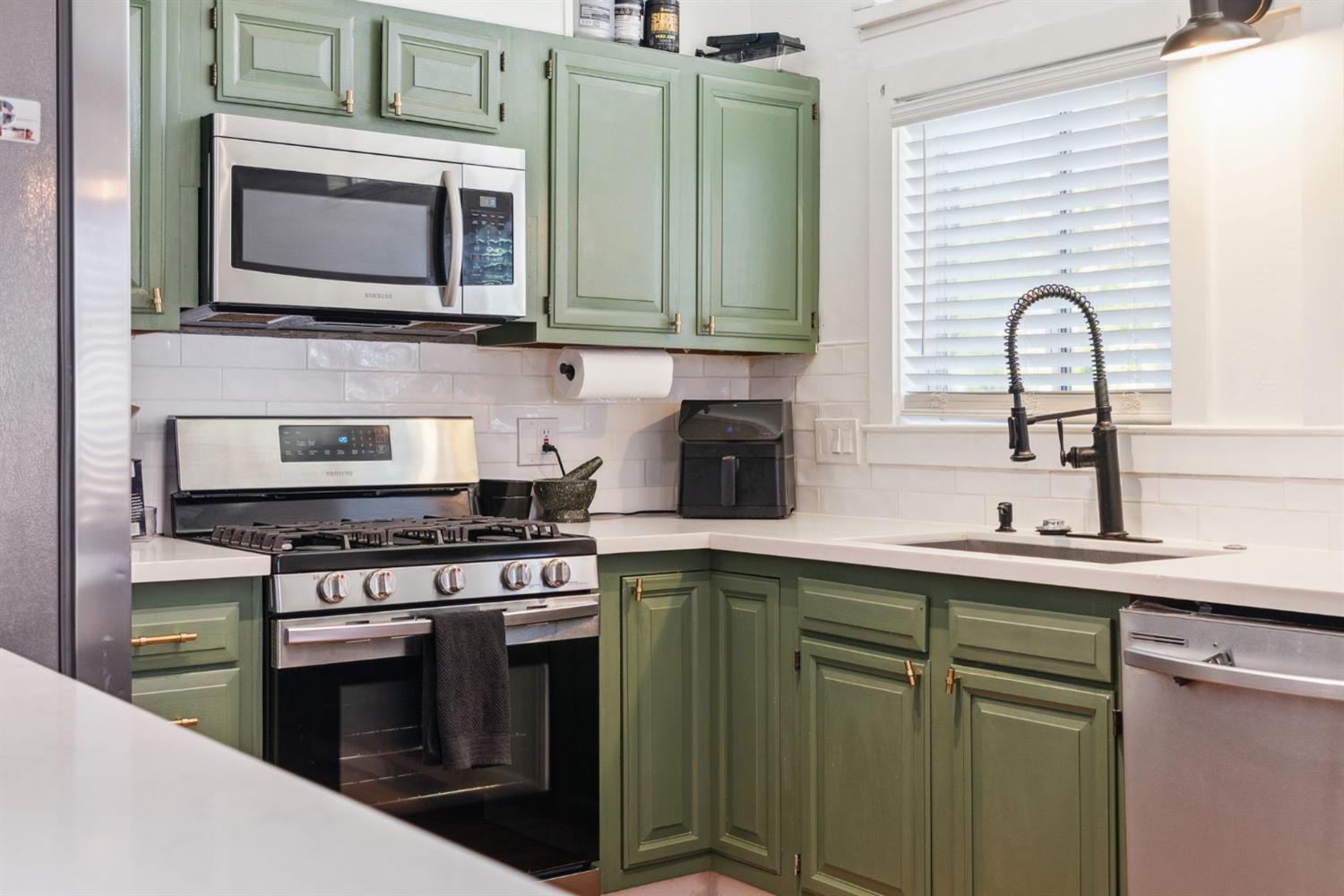 Detail Gallery Image 19 of 41 For 605 W Hampton Dr, Roseville,  CA 95678 - 4 Beds | 2 Baths