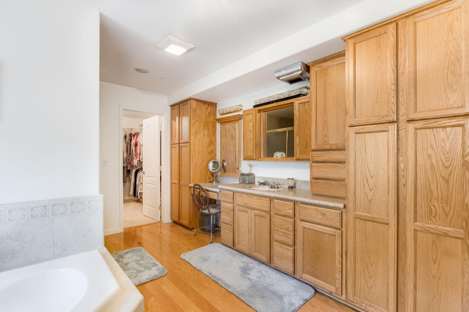 Detail Gallery Image 23 of 93 For 2888 County Road 89, Dunnigan,  CA 95937 - 3 Beds | 3 Baths