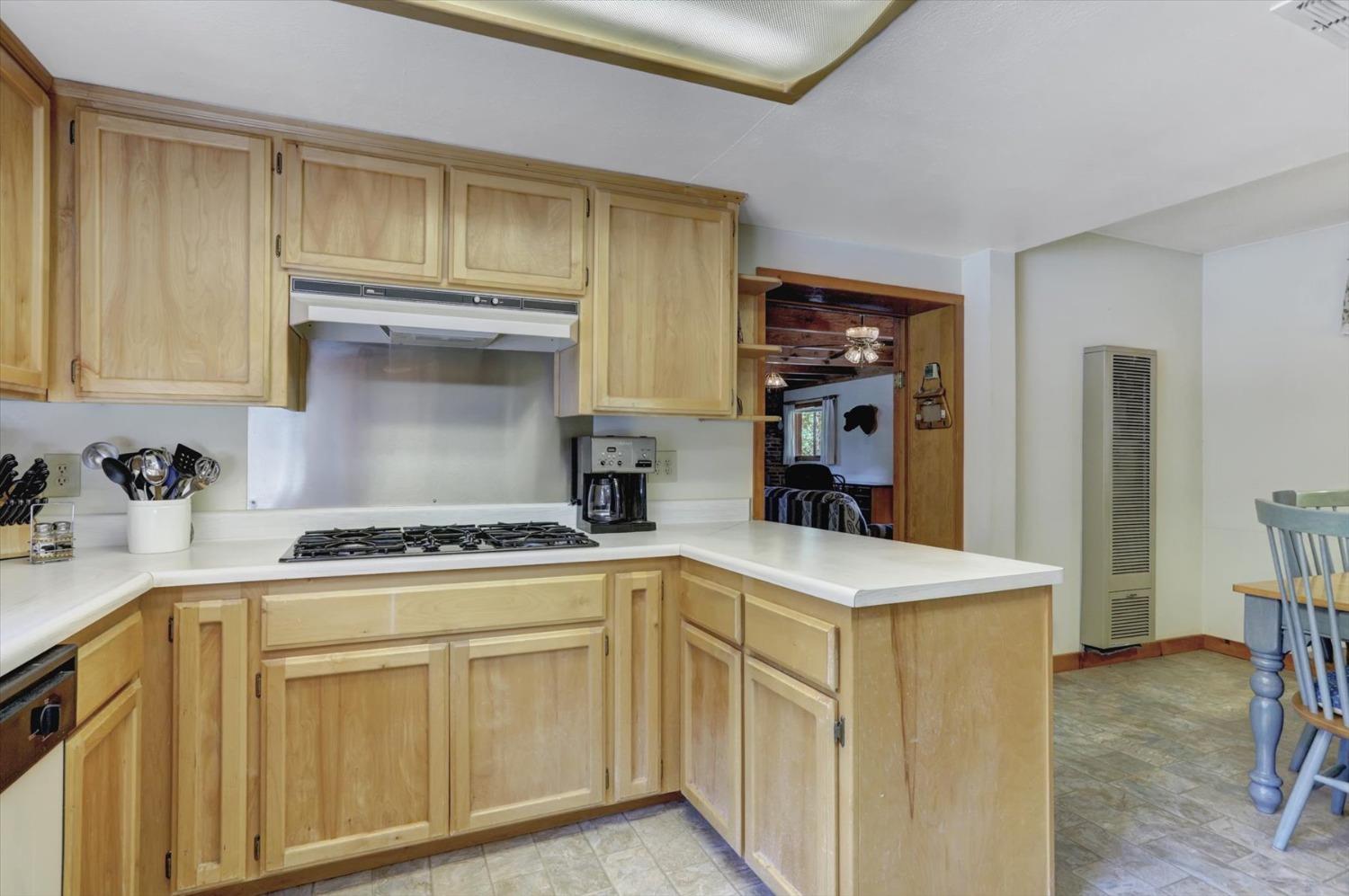 Detail Gallery Image 43 of 59 For 2051 Warren Hill Rd, Strawberry Valley,  CA 95981 - 1 Beds | 1 Baths